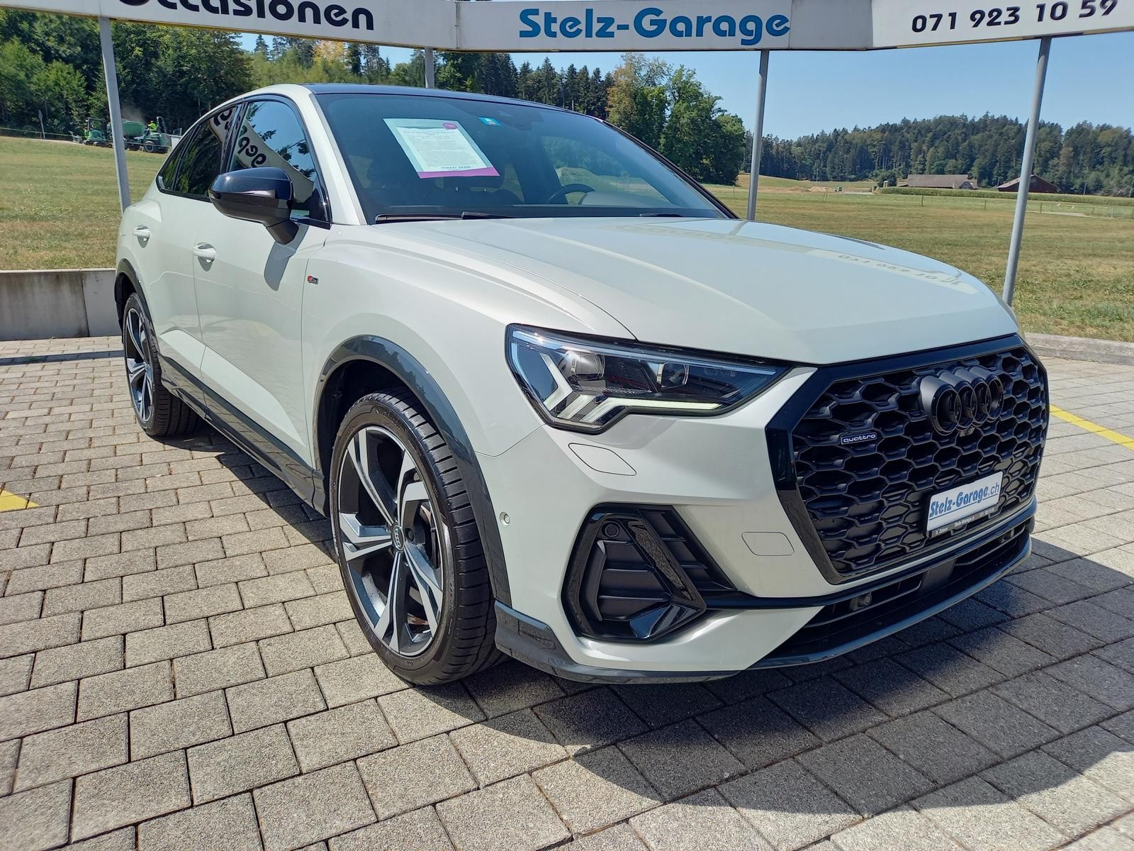 AUDI Q3 Sportback 45 TFSI S line **Pack Edition one silber**quattro S-tronic-image-3
