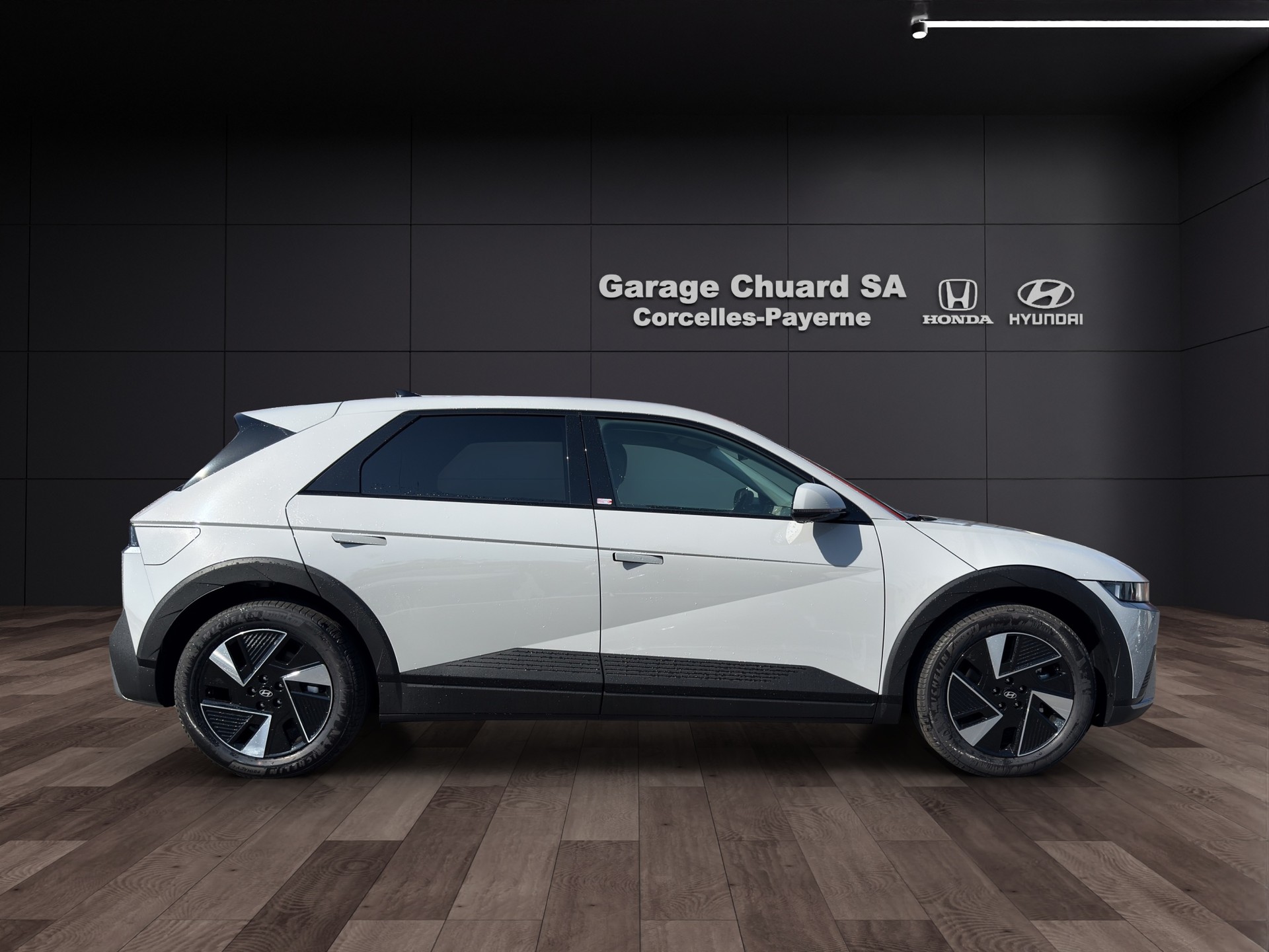 HYUNDAI Ioniq 5 Amplia 84kWh-showroom-element-3