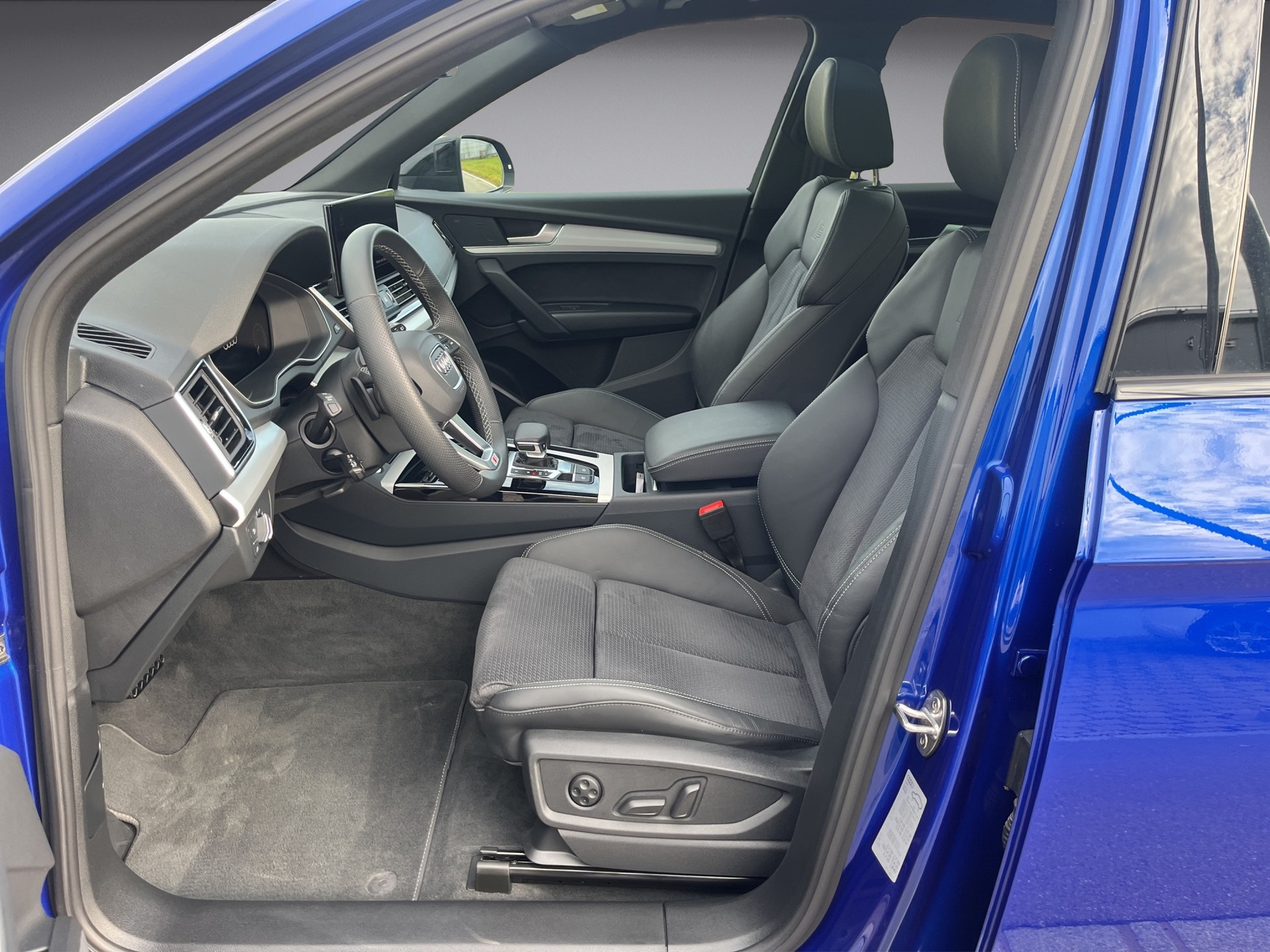 AUDI Q5 55 TFSI e PHEV S line quattro S-tronic*Standklima/Heizung, Matrix-LED, Optikpaket-schwarz, (5-Jahre Garantie)-image-8