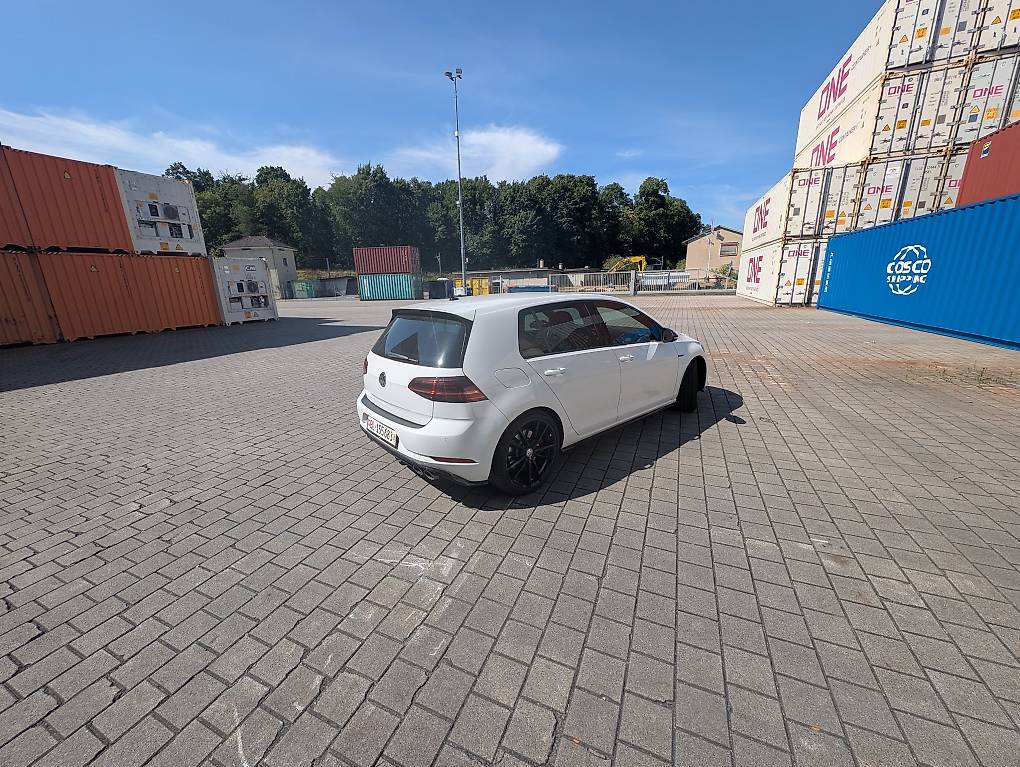 VW GOLF-image-2