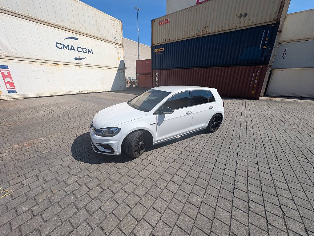 VW GOLF-image-0