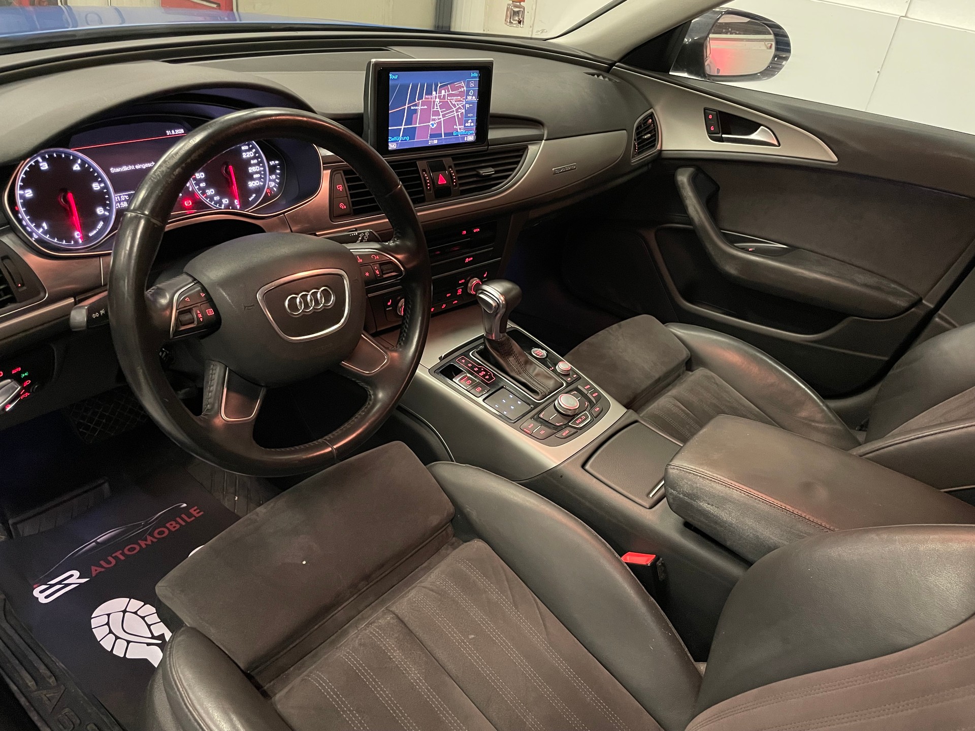 AUDI A6 Avant 3.0 TDI V6 quattro S-tronic-image-11