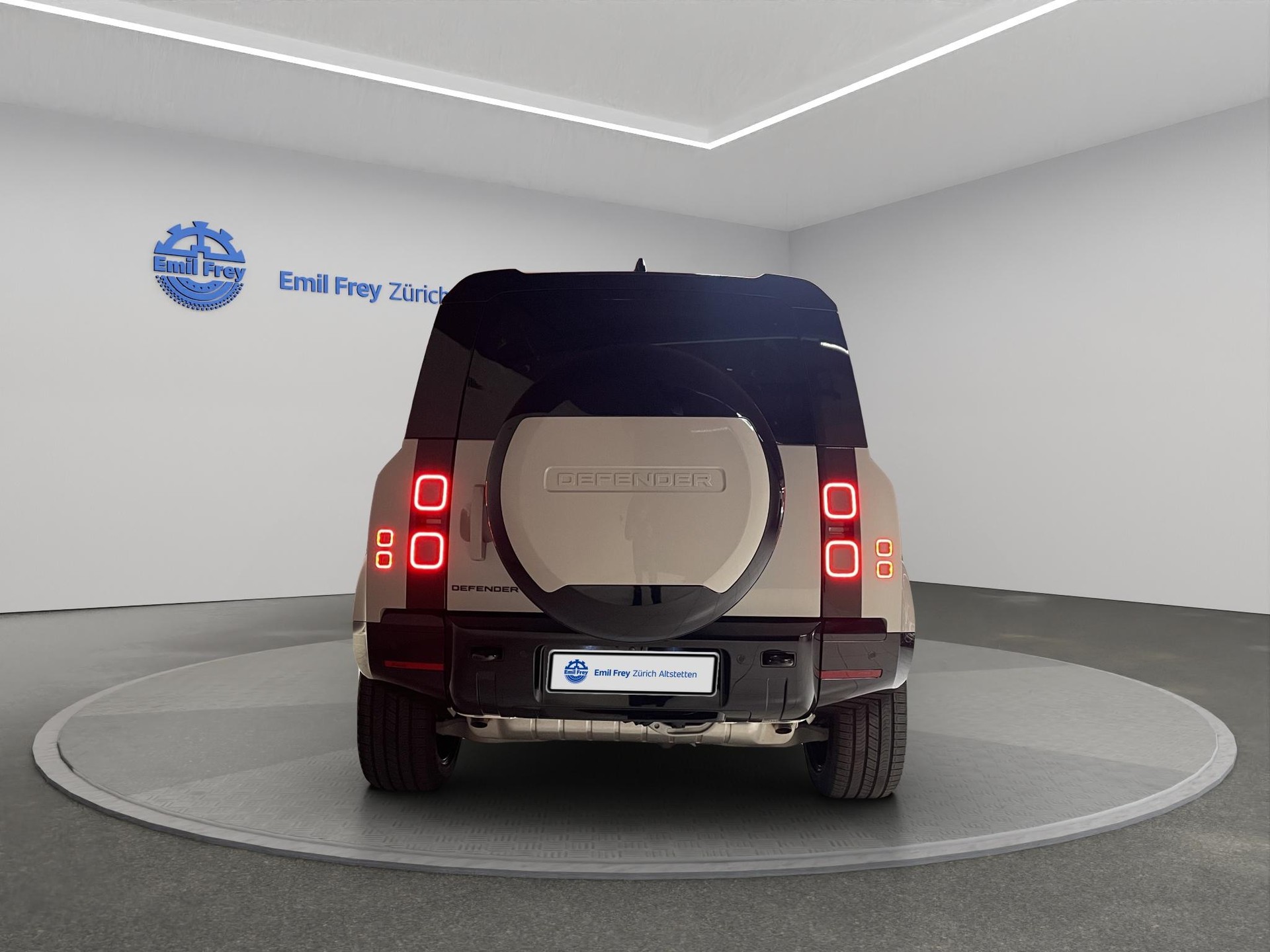 LAND ROVER Defender 110 2.0 P300e X-Dynamic SE (Plug-in Hybrid)-image-5
