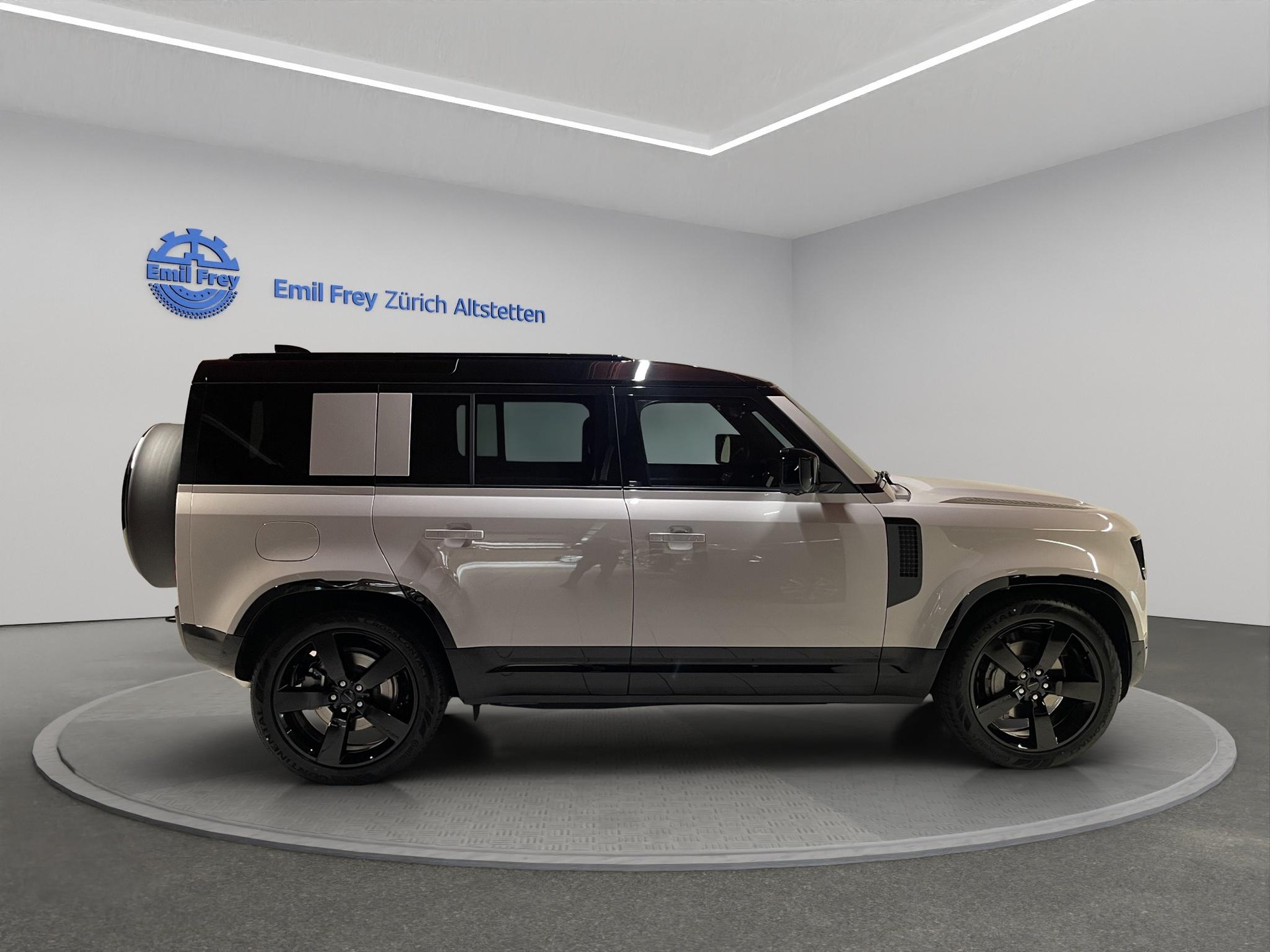 LAND ROVER Defender 110 2.0 P300e X-Dynamic SE (Plug-in Hybrid)-showroom-element-3