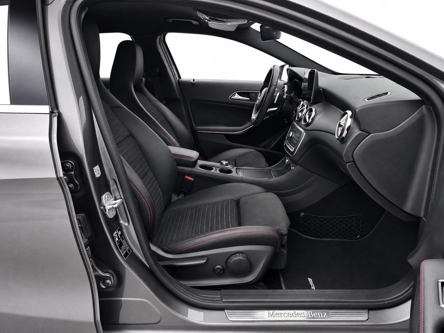 MERCEDES-BENZ GLA 220 d AMG Line 4m CH FAHRZEUG-image-13