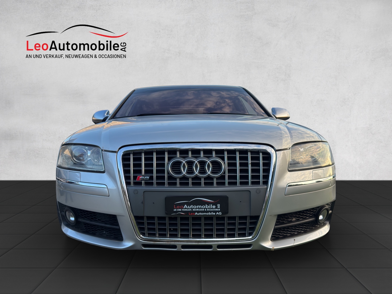AUDI S8 5.2 V10 quattro tiptronic-image-6