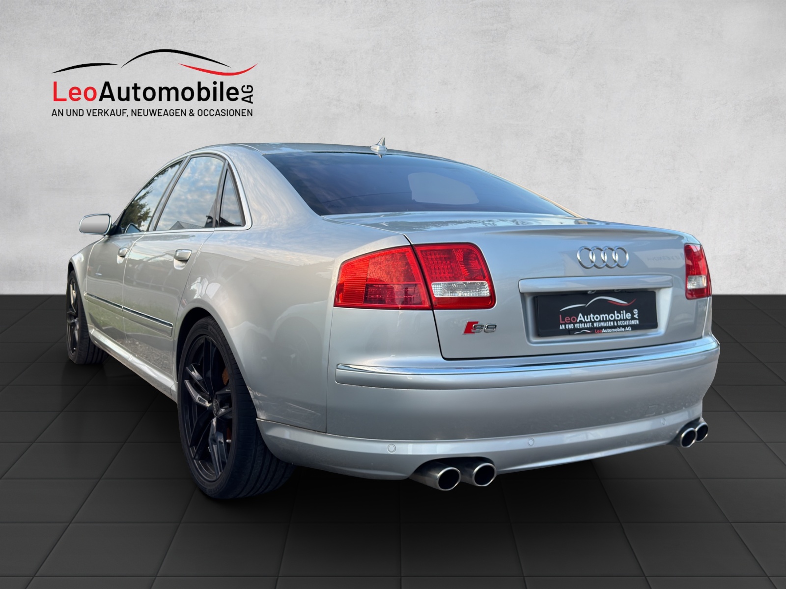 AUDI S8 5.2 V10 quattro tiptronic-image-1