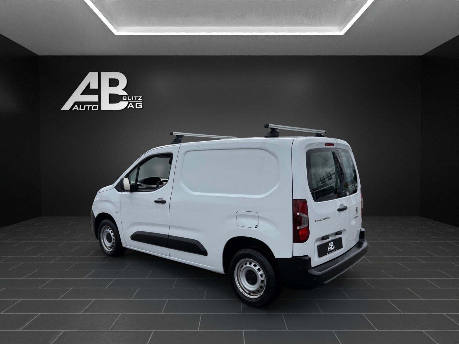PEUGEOT Partner 1.5 Blue HDi s/s Premium 650kg mit 100 PS-image-2