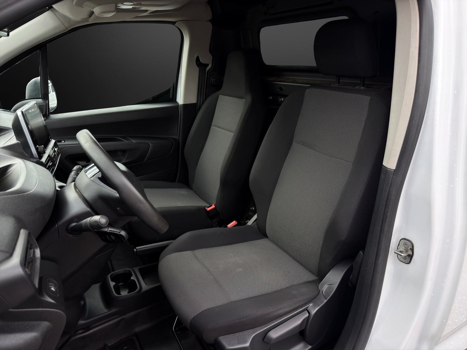 PEUGEOT Partner 1.5 Blue HDi s/s Premium 650kg mit 100 PS-image-6