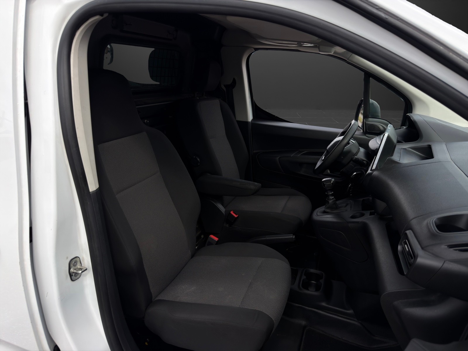 PEUGEOT Partner 1.5 Blue HDi s/s Premium 650kg mit 100 PS-image-8