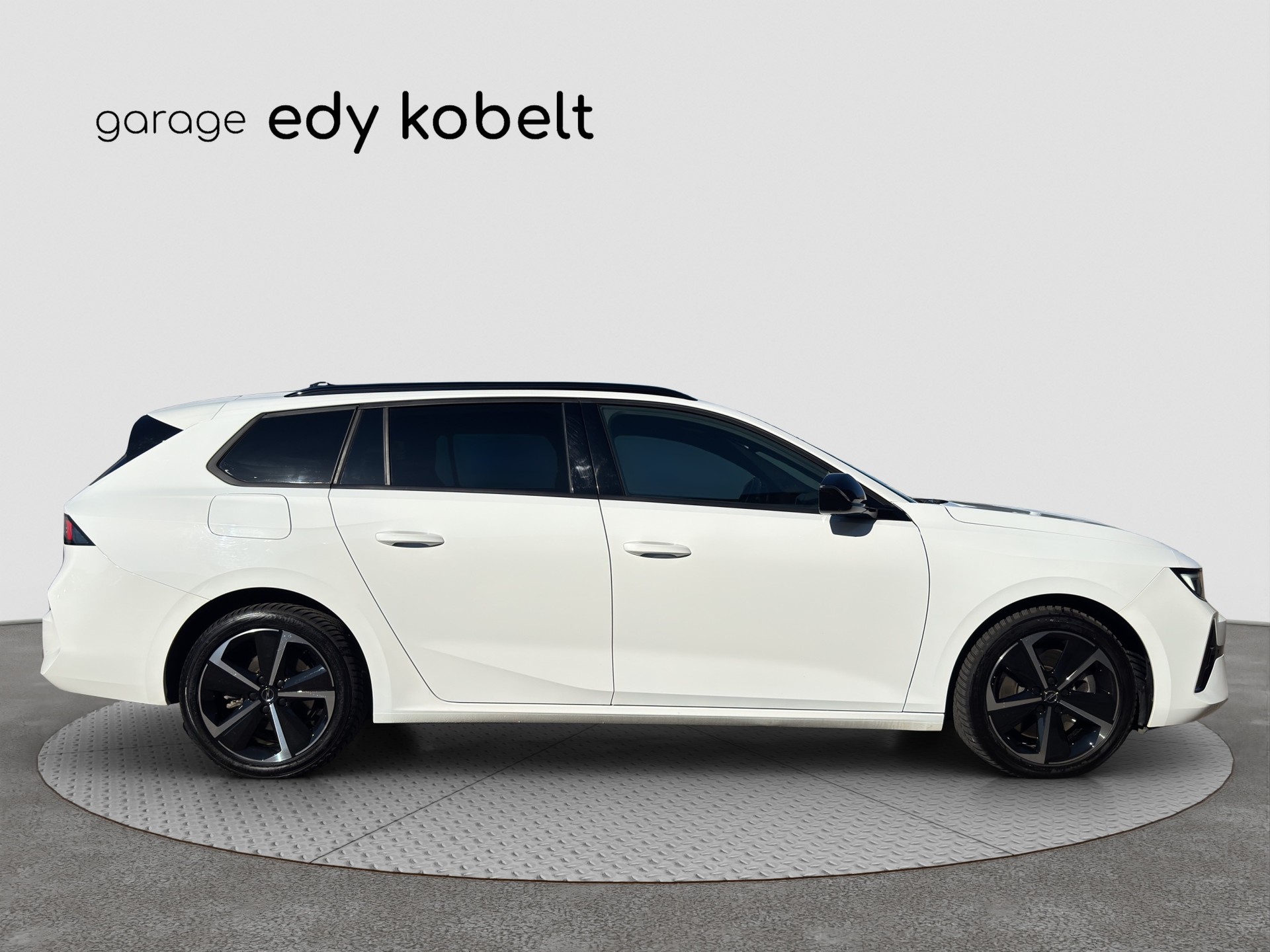 OPEL Astra Sports Tourer 1.6 PHEV Turbo GS A-image-18