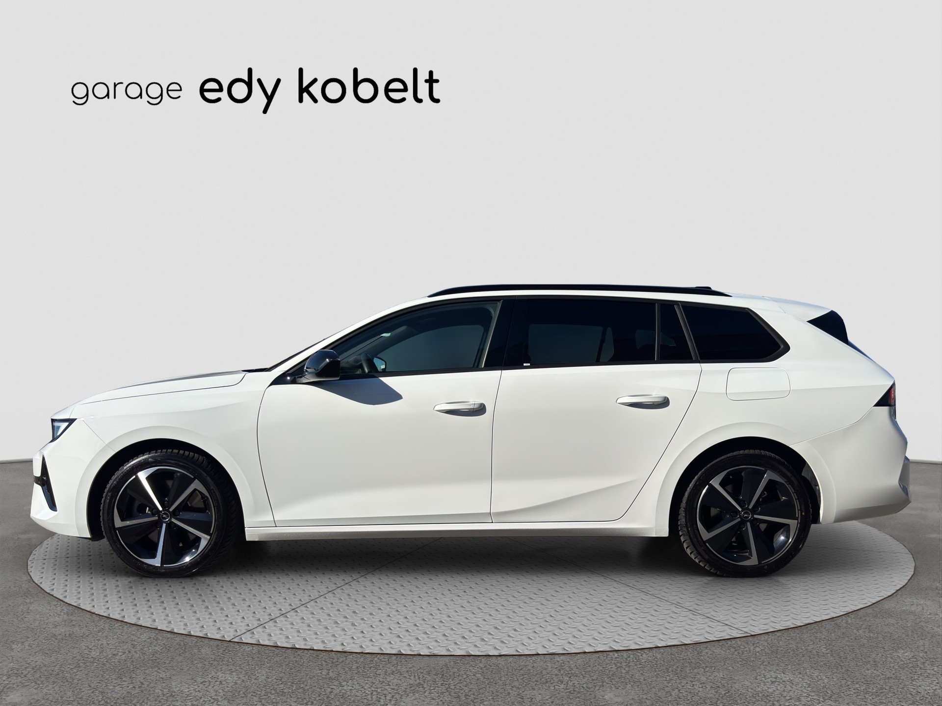 OPEL Astra Sports Tourer 1.6 PHEV Turbo GS A-image-1