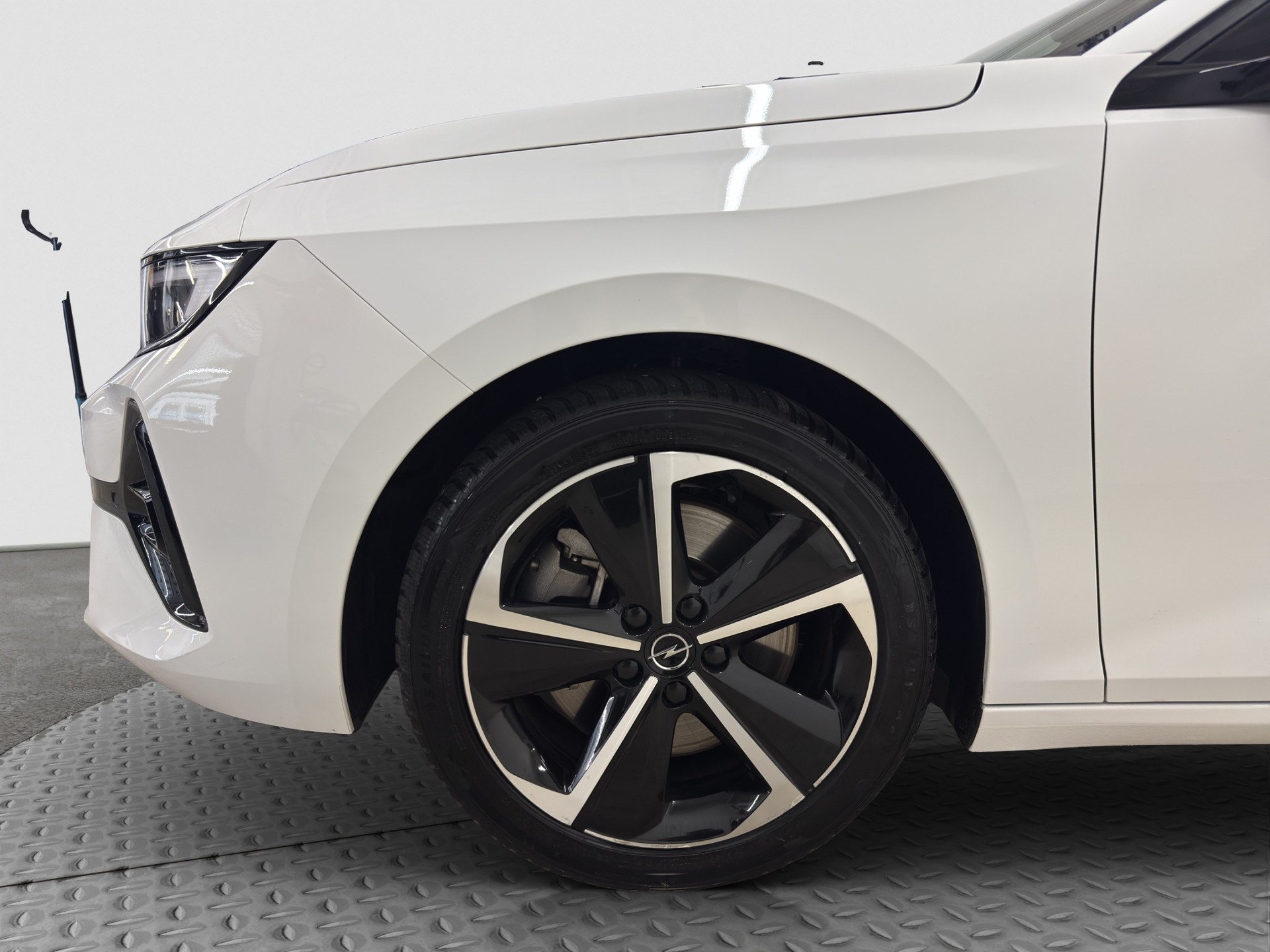 OPEL Astra Sports Tourer 1.6 PHEV Turbo GS A-image-21