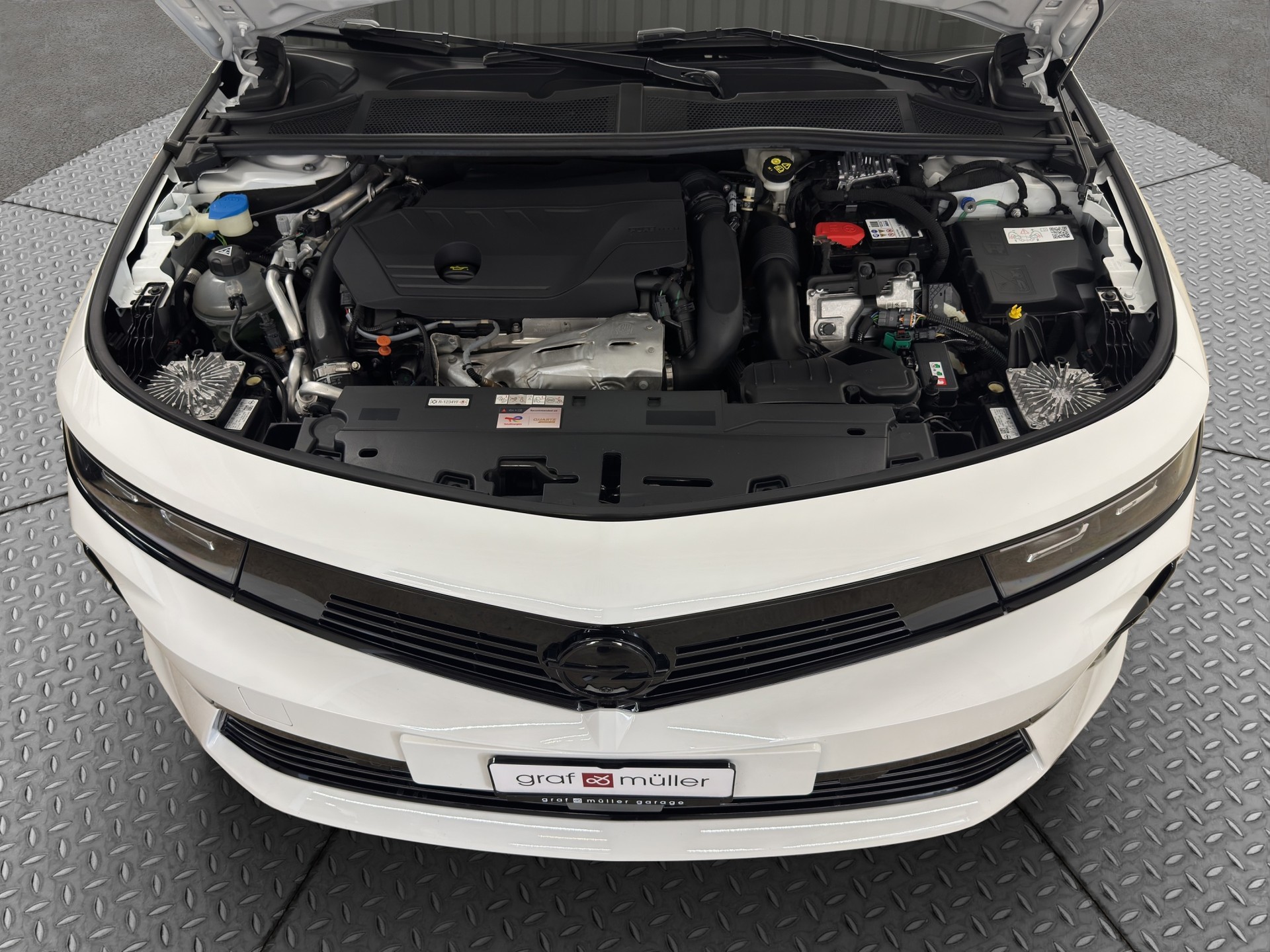 OPEL Astra Sports Tourer 1.6 PHEV Turbo GS A-image-22