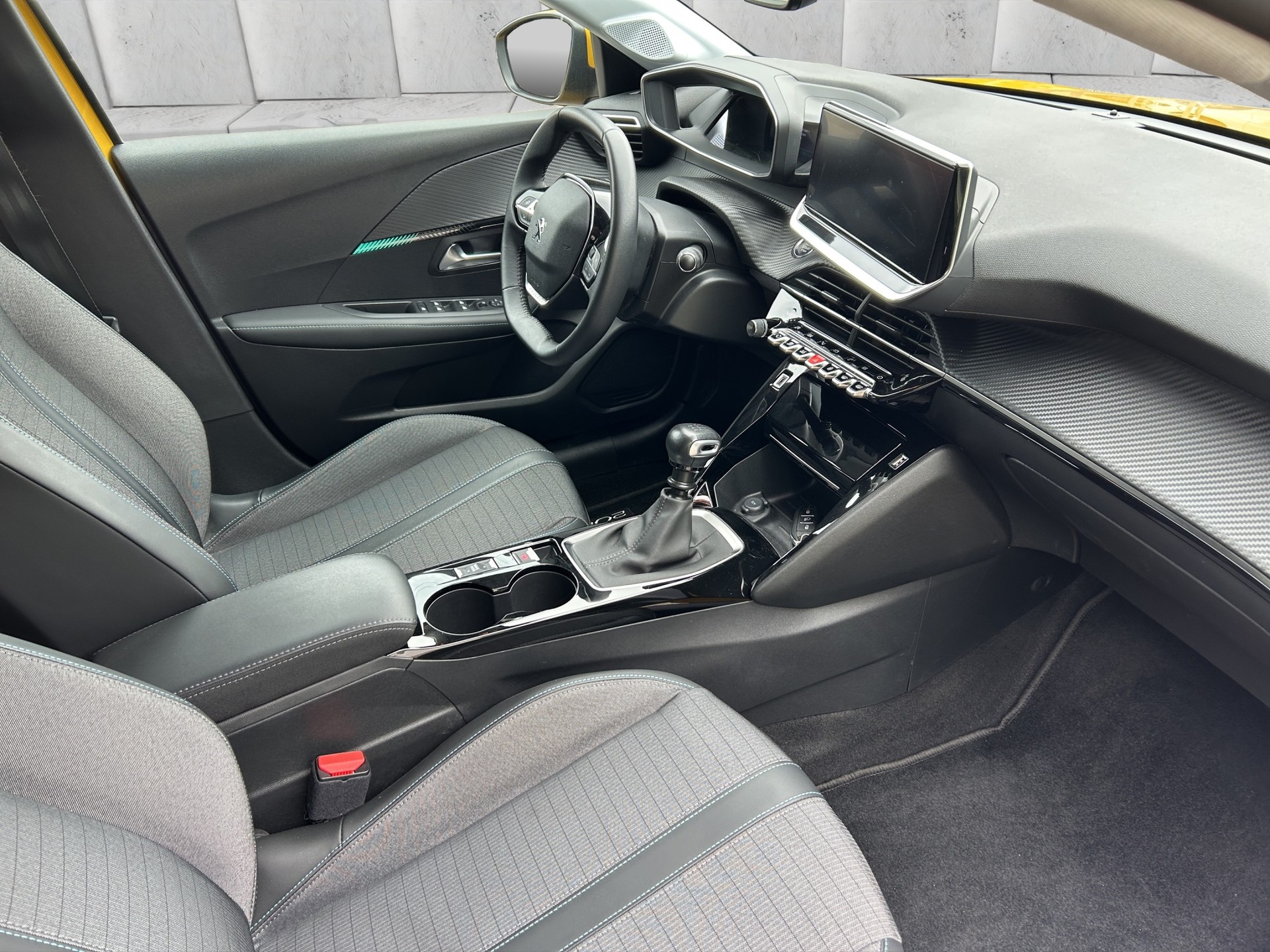 PEUGEOT 208 1.2 PureTech Allure Pack-image-9