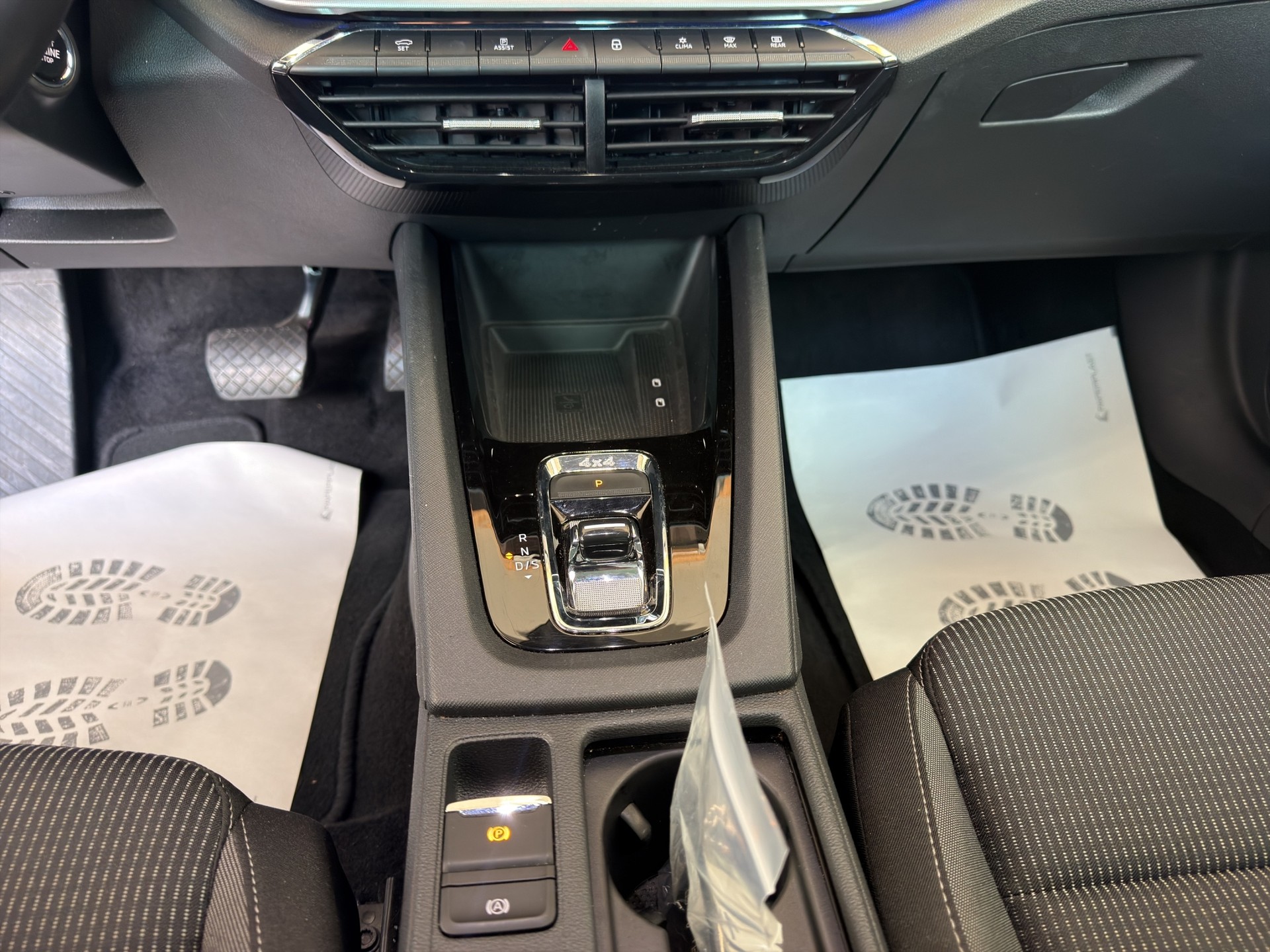 SKODA Octavia Combi 2.0 TDI DSG Ambition 4x4-image-10