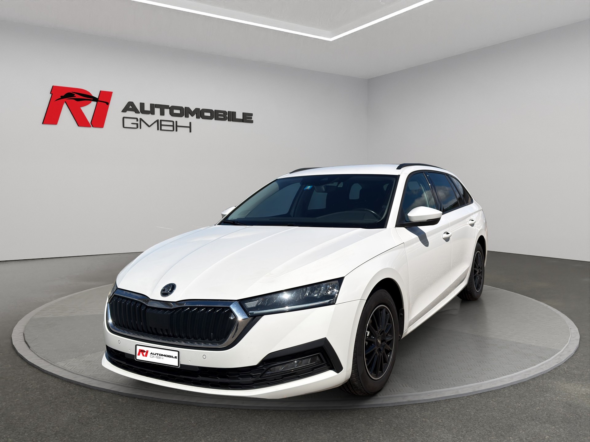 SKODA Octavia Combi 2.0 TDI DSG Ambition 4x4-image-0