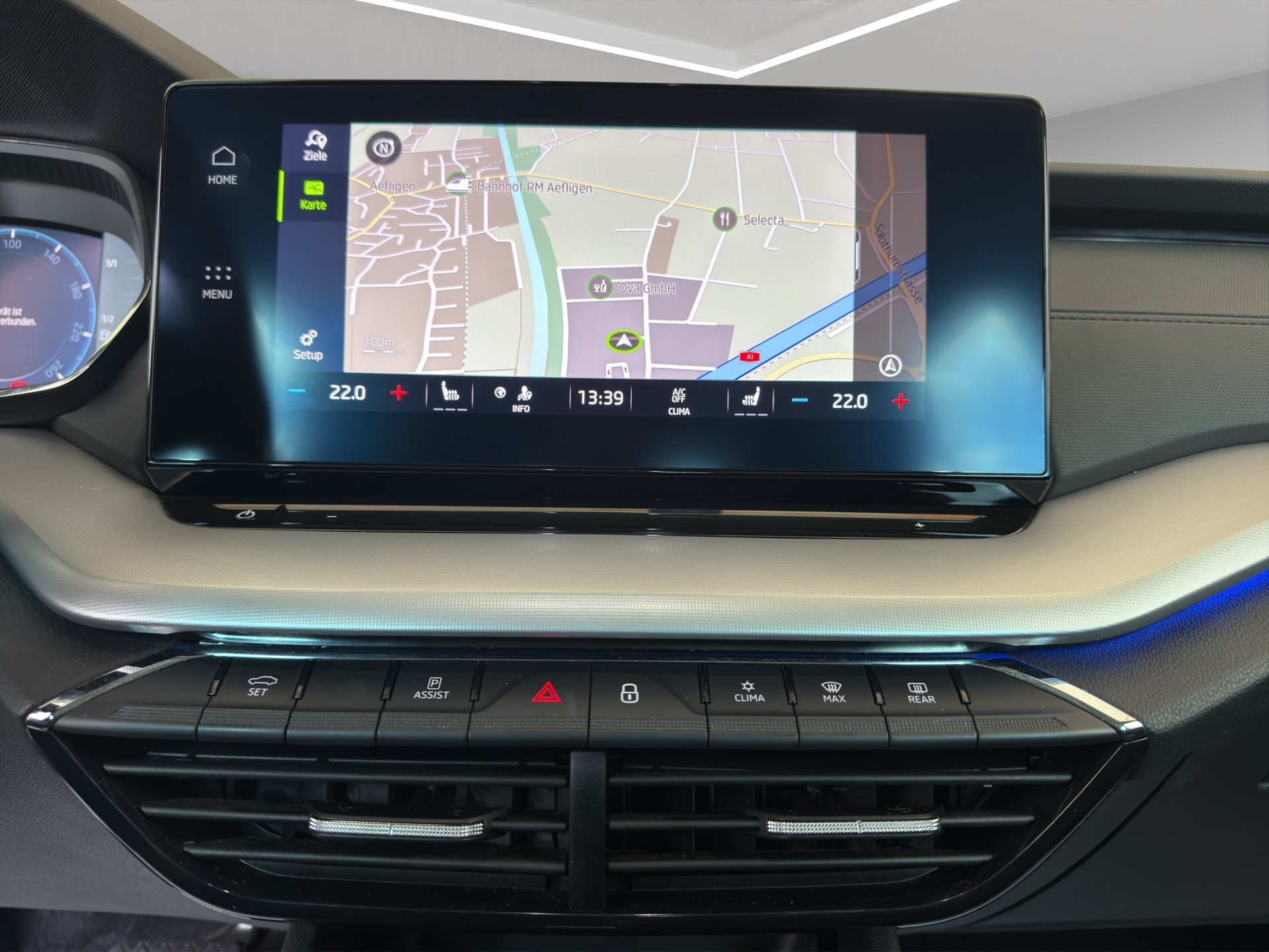 SKODA Octavia Combi 2.0 TDI DSG Ambition 4x4-image-9