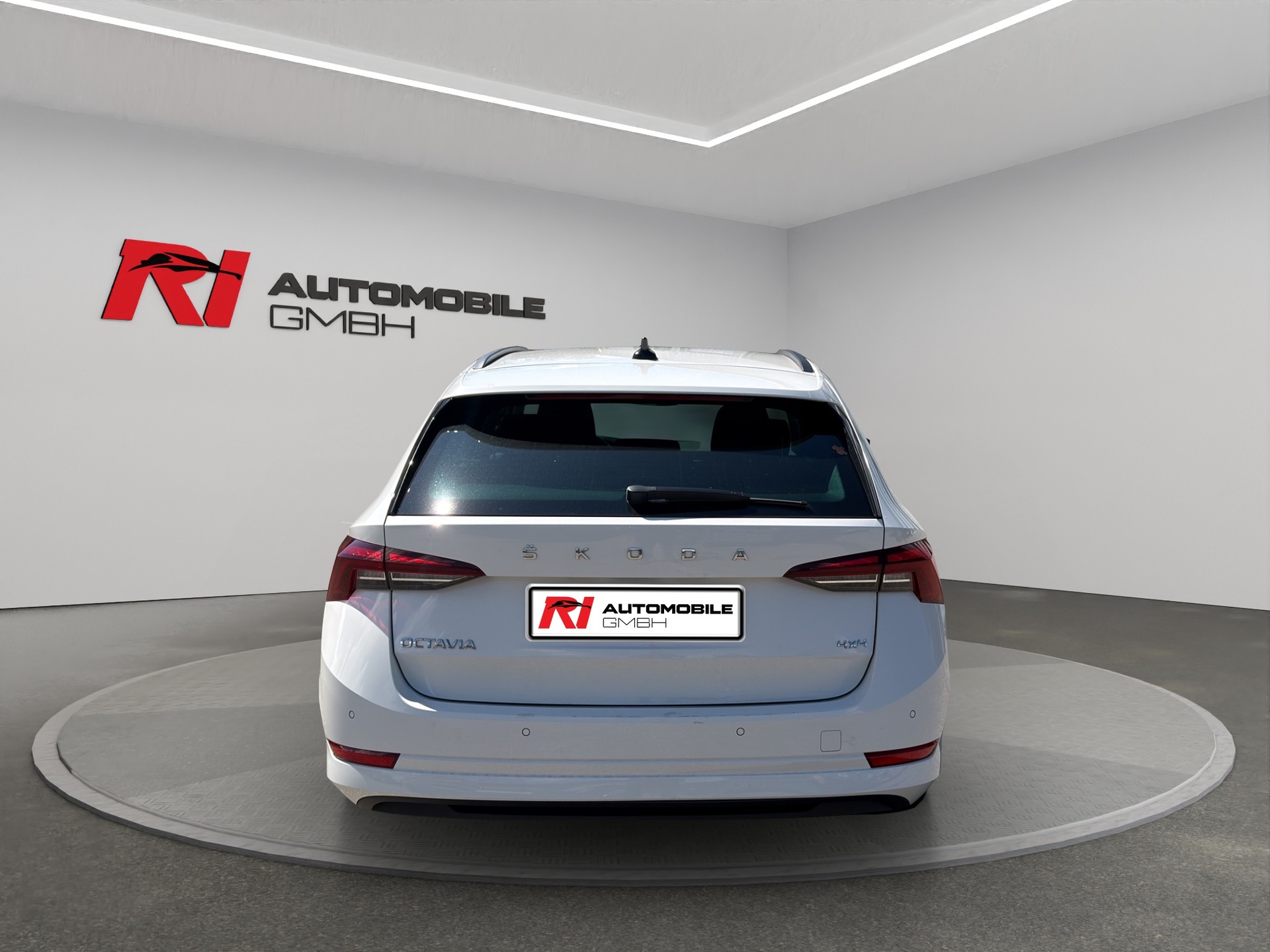 SKODA Octavia Combi 2.0 TDI DSG Ambition 4x4-image-4