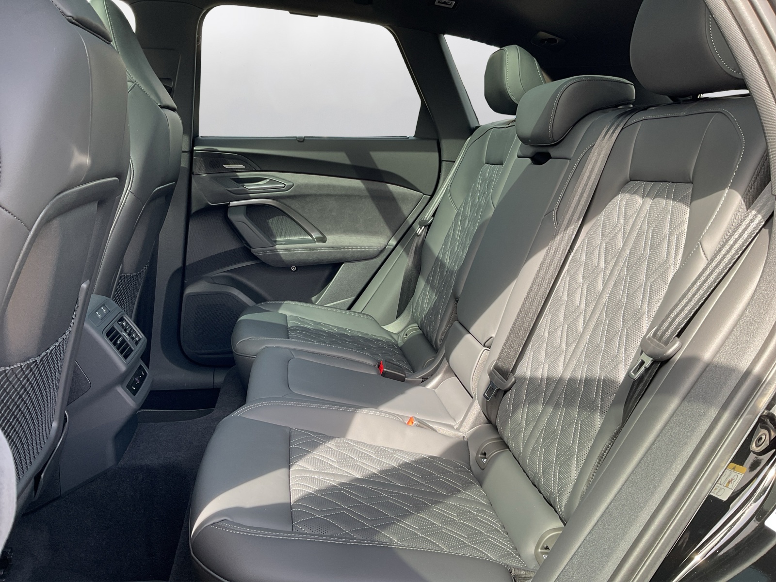 AUDI SQ5 TFSI quattro S-tronic-image-10