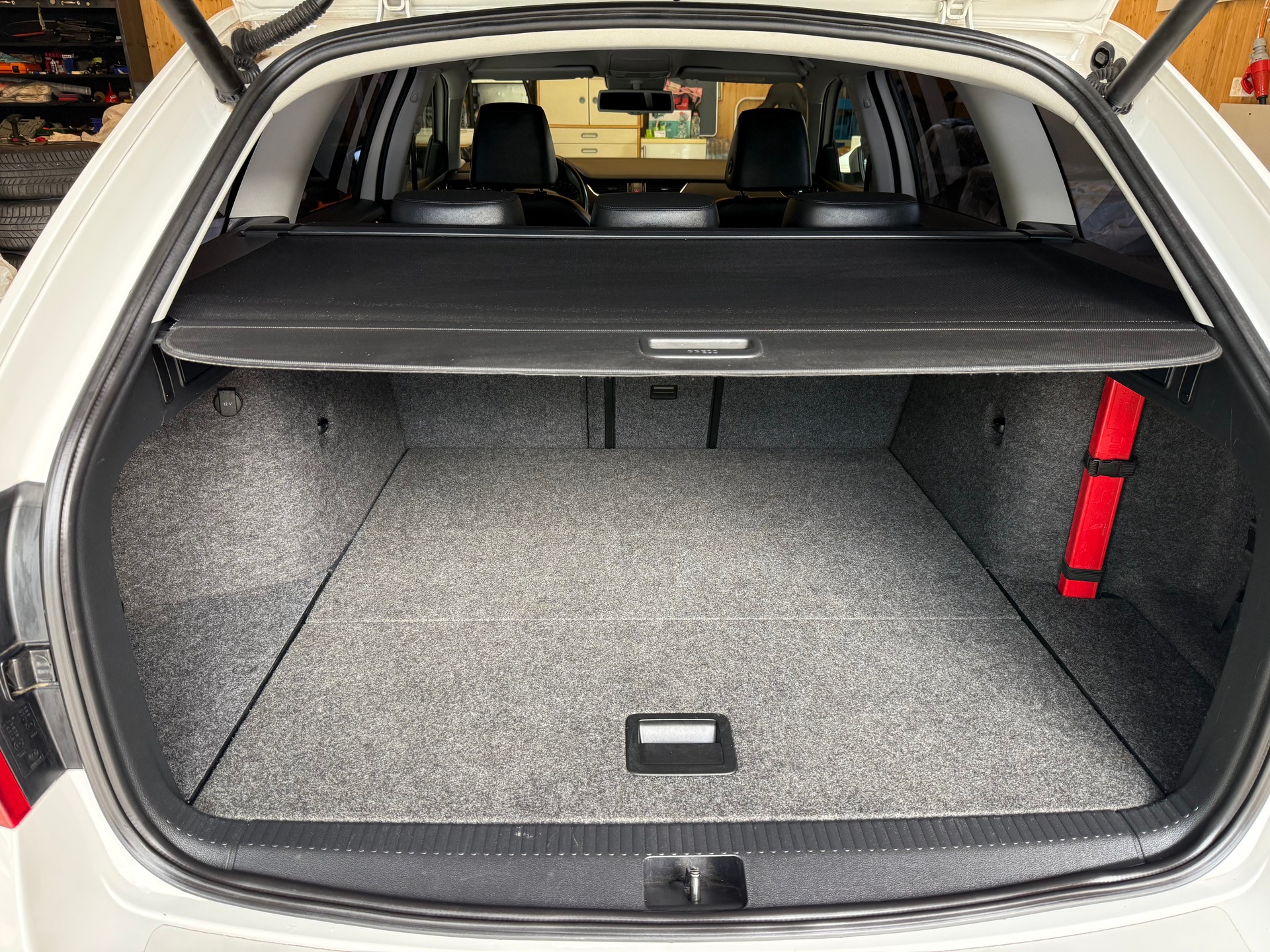 SKODA Octavia Combi 1.8 TSI Elegance 4x4 DSG-image-13