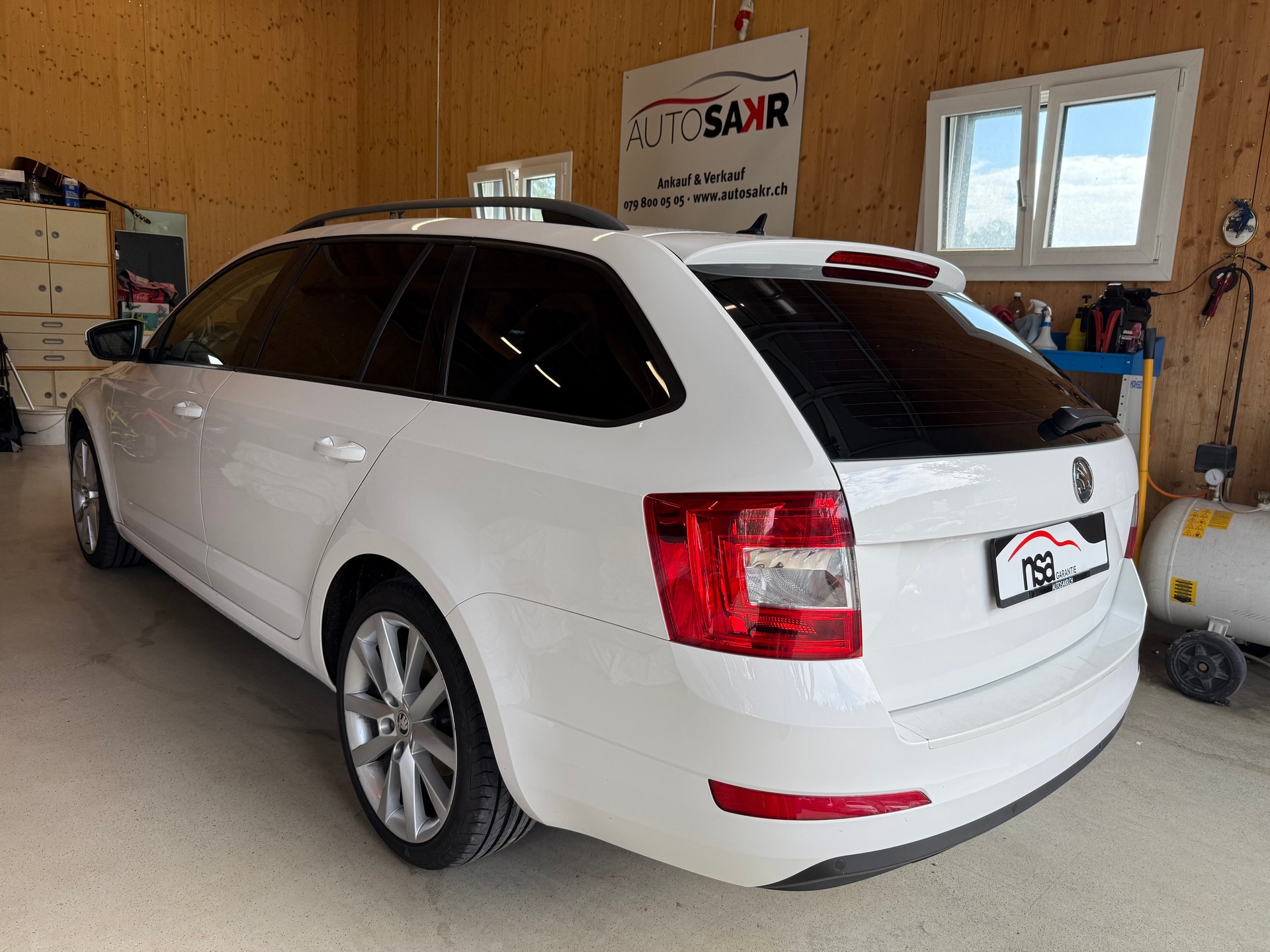 SKODA Octavia Combi 1.8 TSI Elegance 4x4 DSG-image-5