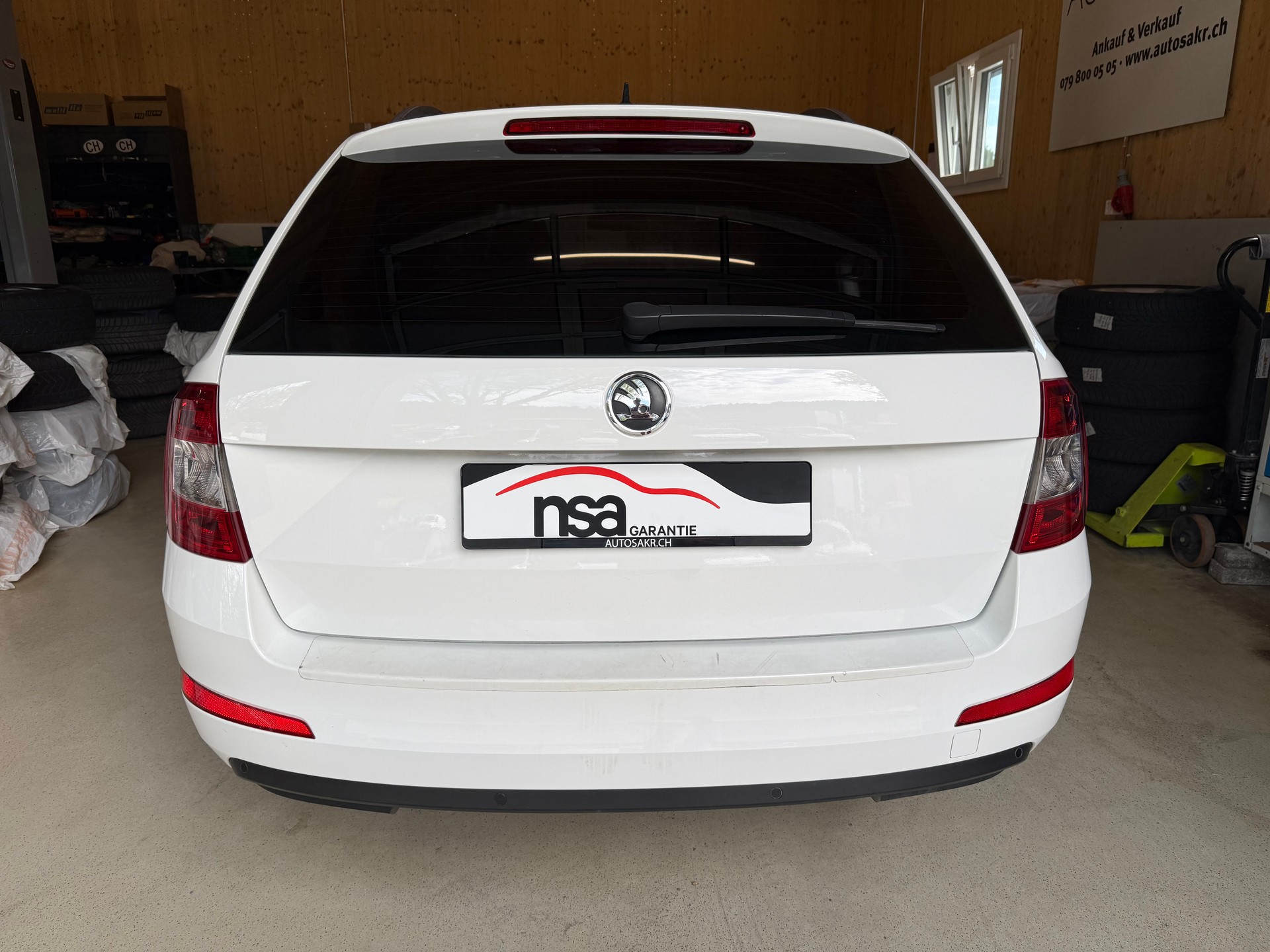 SKODA Octavia Combi 1.8 TSI Elegance 4x4 DSG-image-4