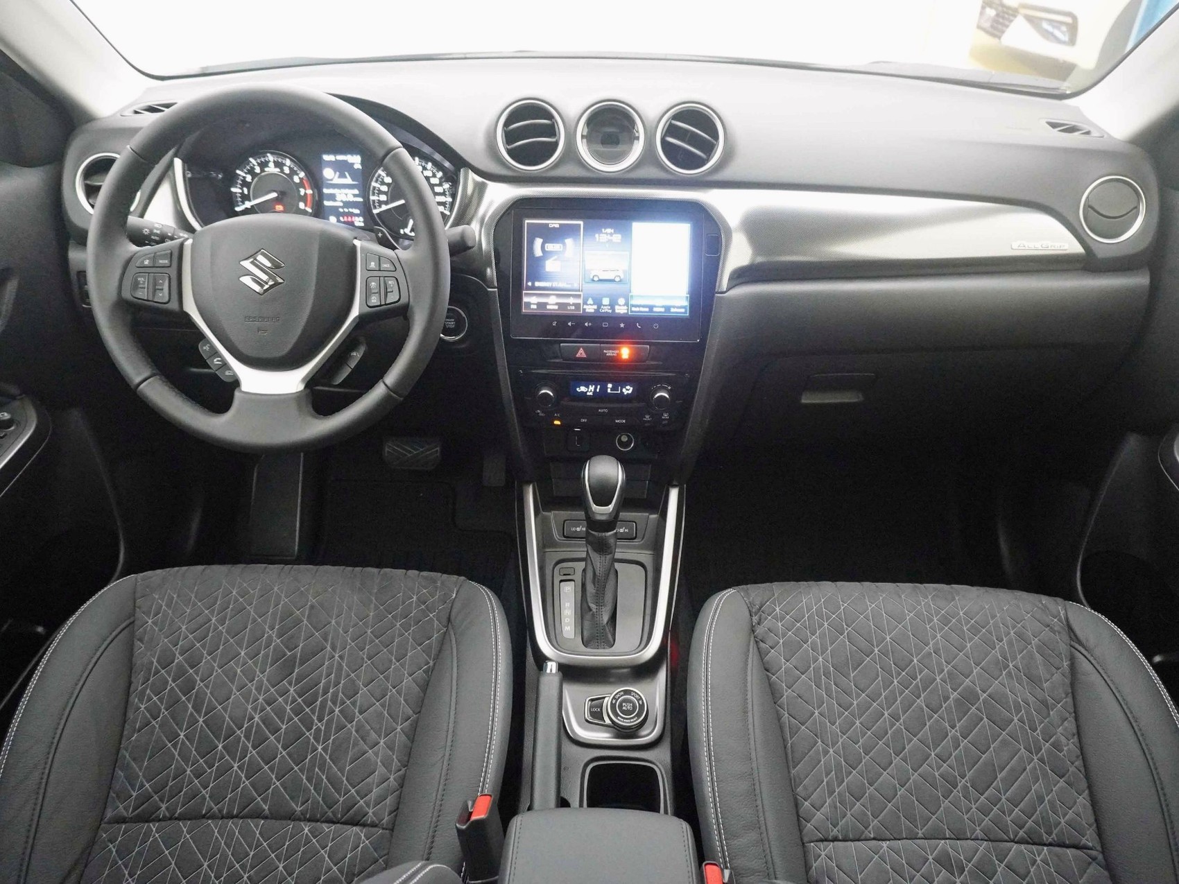 SUZUKI Vitara 1.4 T Compact Top Hybrid 4x4-image-8