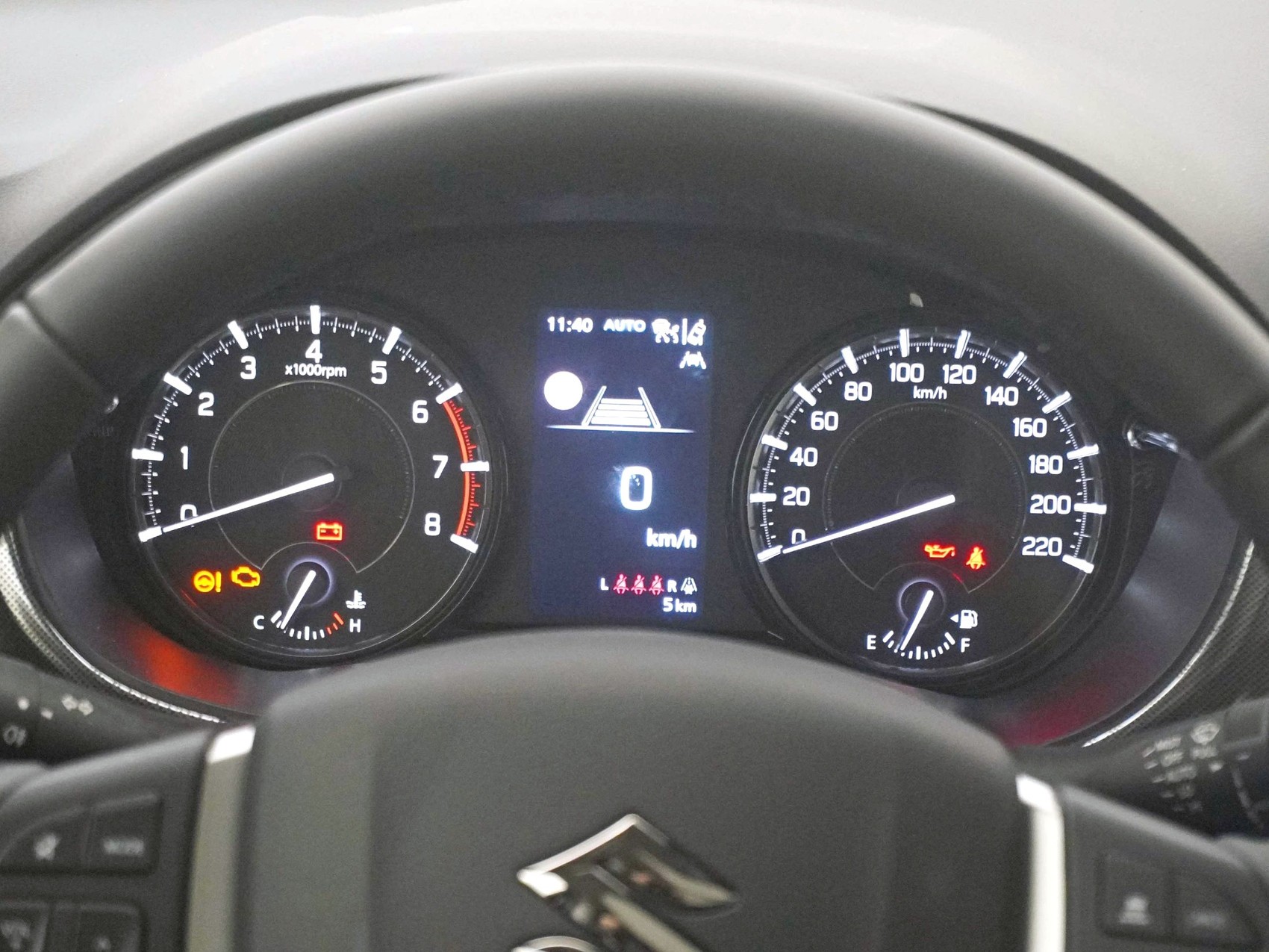 SUZUKI Vitara 1.4 T Compact Top Hybrid 4x4-image-10