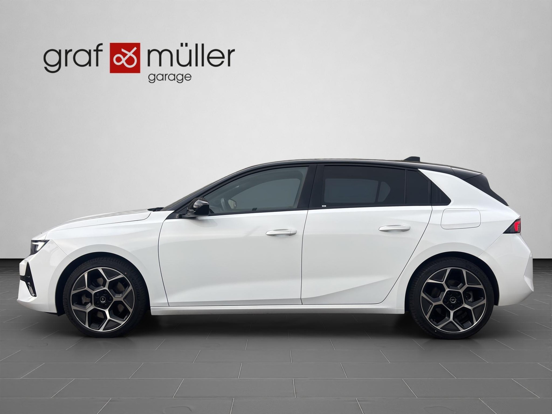OPEL Astra 1.6 T PHEV 180 Swiss Plus-image-1