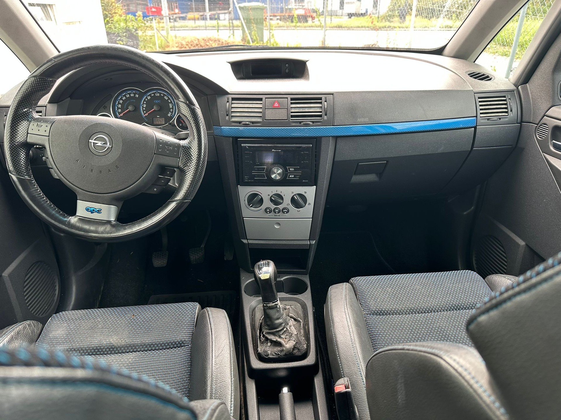 OPEL Meriva 1.6i 16V Turbo OPC-image-6