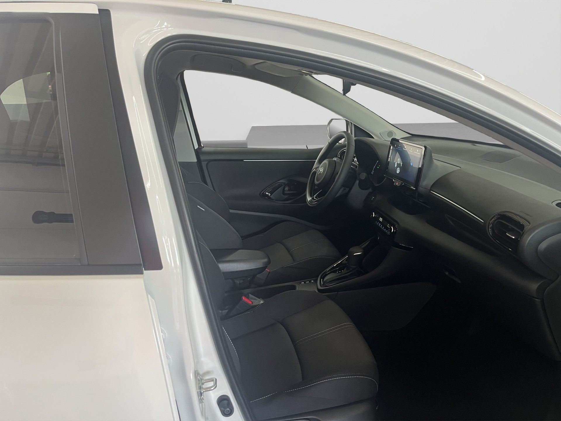 TOYOTA Yaris 1.5 VVT-i HSD Trend-image-11