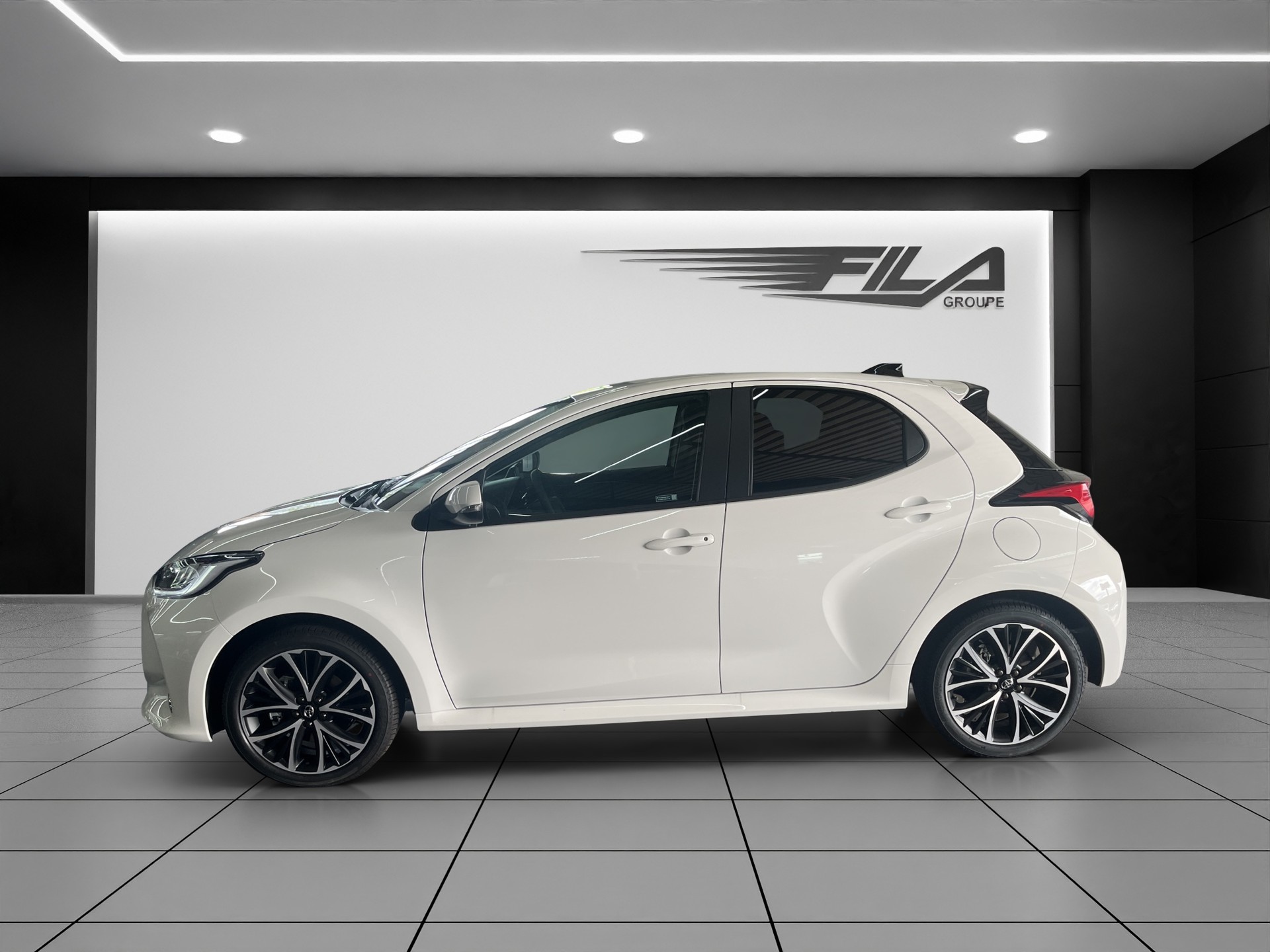 TOYOTA Yaris 1.5 VVT-i HSD Trend-image-3