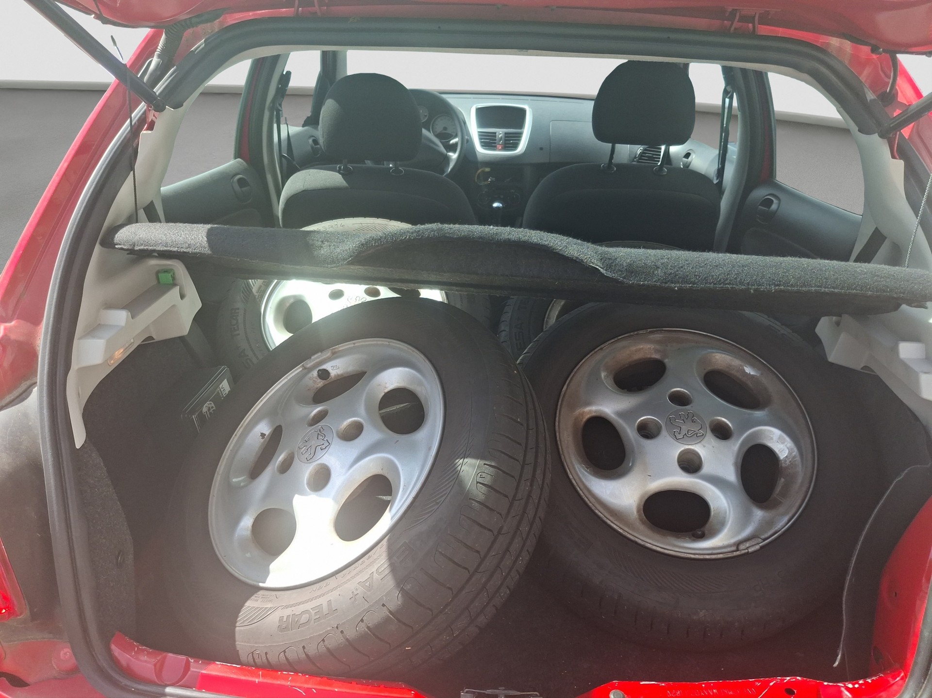 PEUGEOT 206+ 1.4 Trendy-image-5