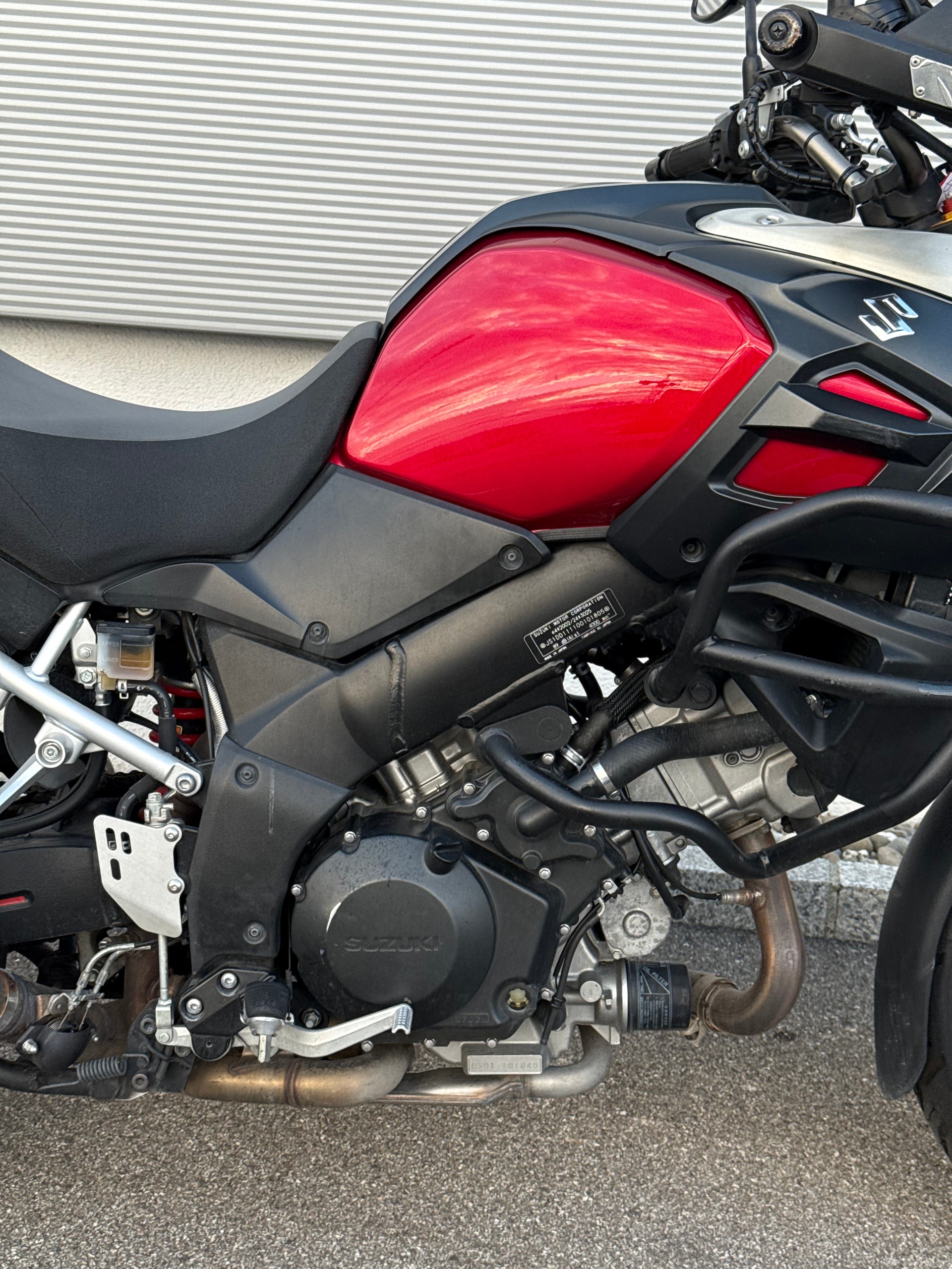 SUZUKI DL 1000 V-Strom L4-image-4