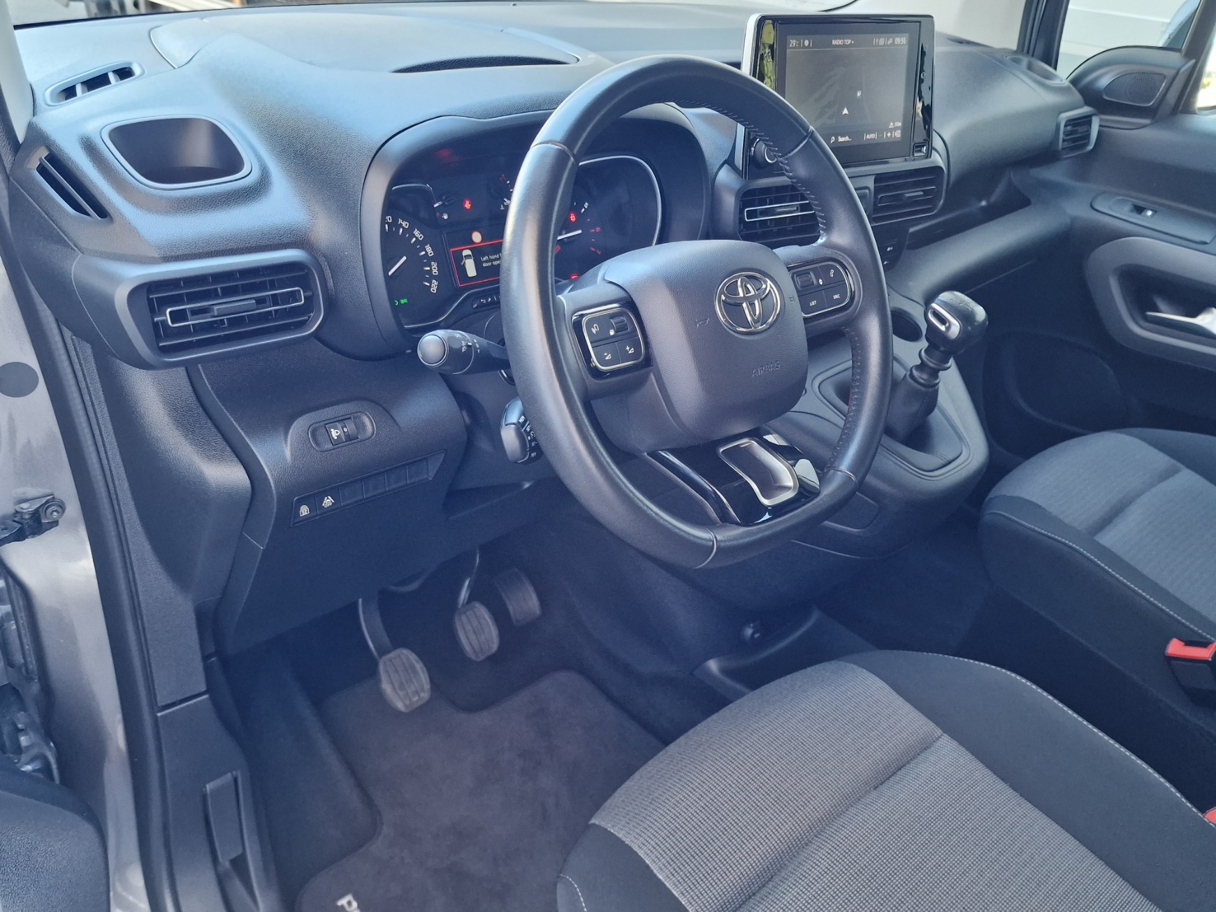 TOYOTA Proace City Verso 1.2 Combi Medium-image-9