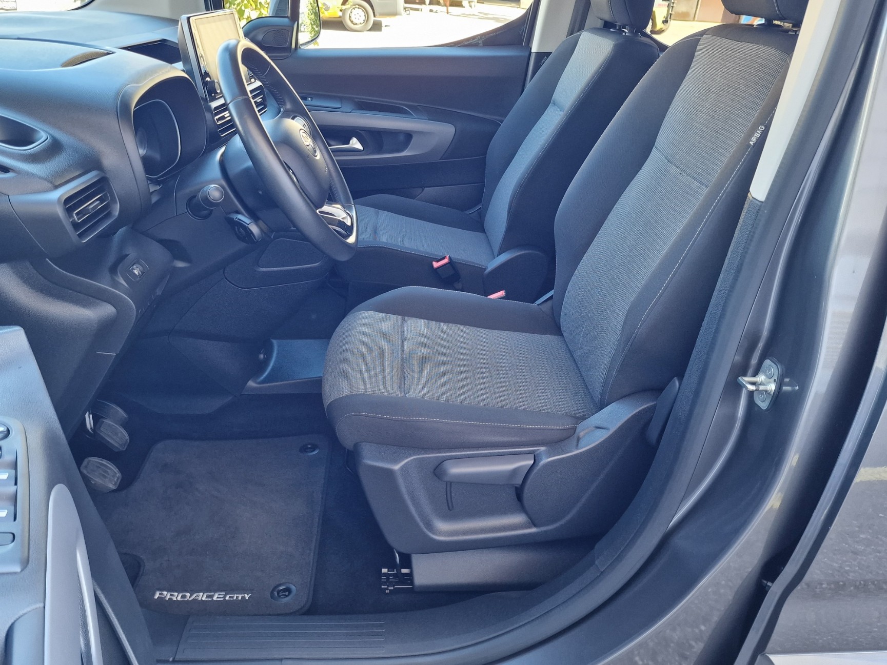 TOYOTA Proace City Verso 1.2 Combi Medium-image-7