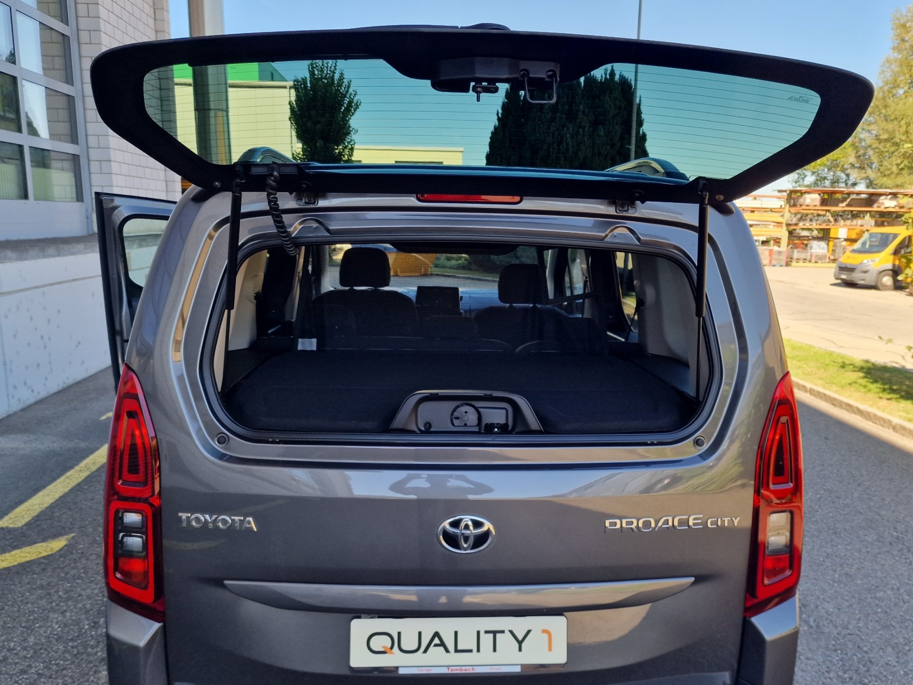 TOYOTA Proace City Verso 1.2 Combi Medium-image-13