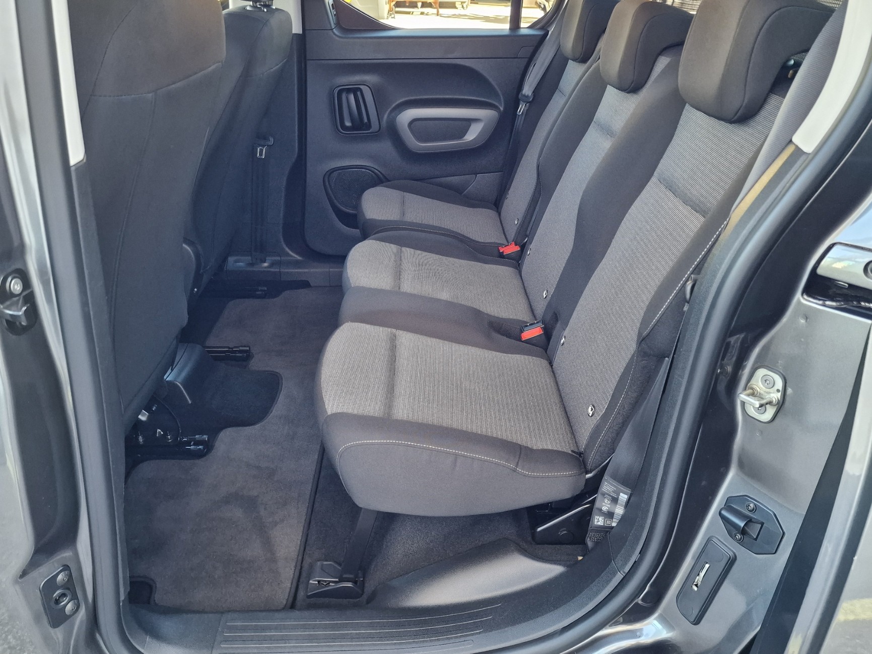 TOYOTA Proace City Verso 1.2 Combi Medium-image-12
