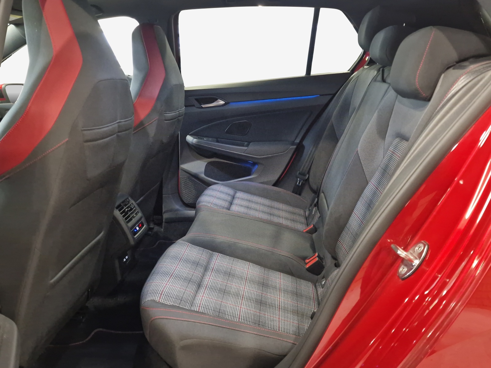 VW Golf 2.0 TSI GTI DSG-image-11