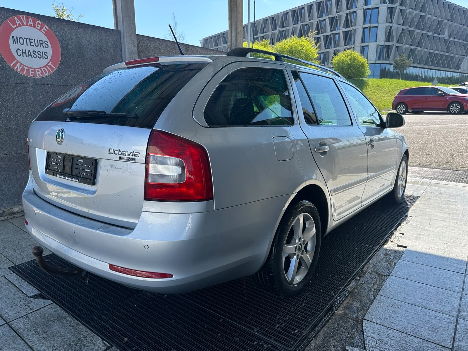 SKODA Octavia Combi 2.0 TDI Elegance 4x4-image-6