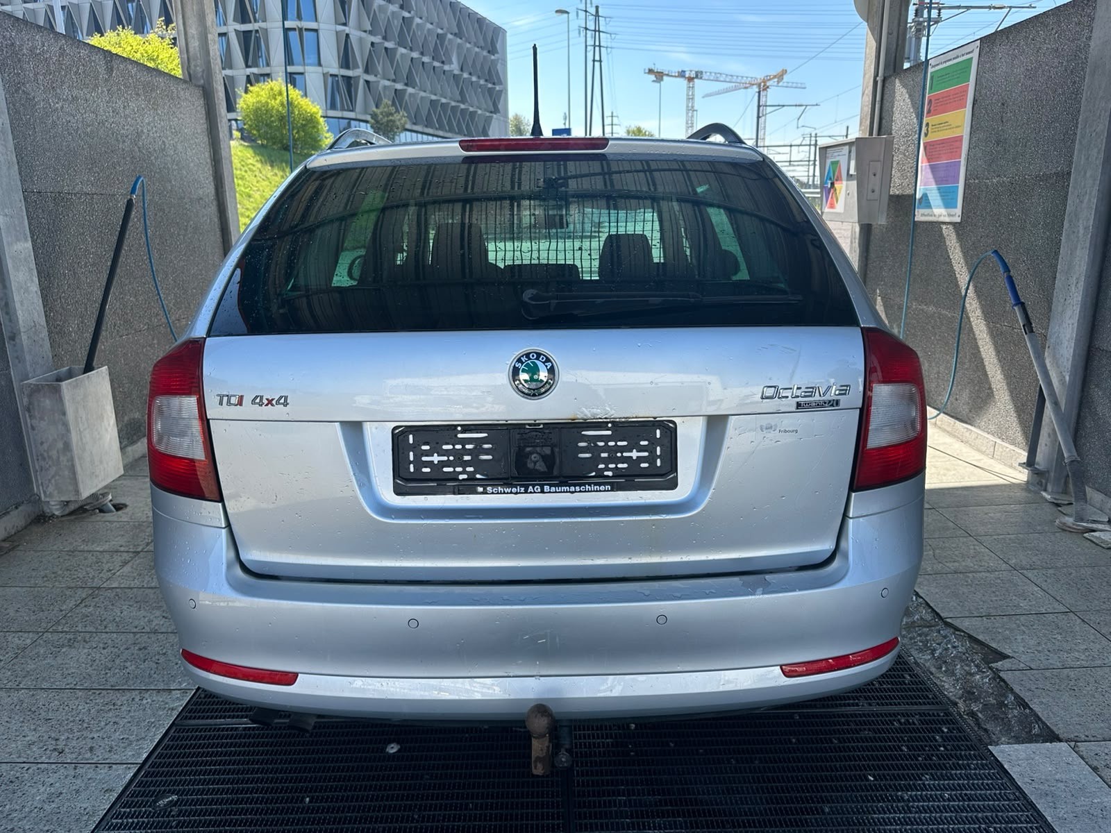 SKODA Octavia Combi 2.0 TDI Elegance 4x4-image-3