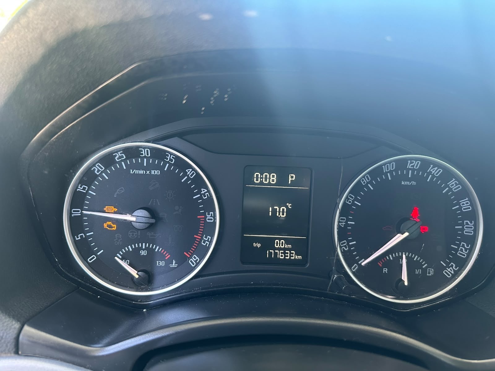 SKODA Octavia Combi 2.0 TDI Elegance 4x4-image-8