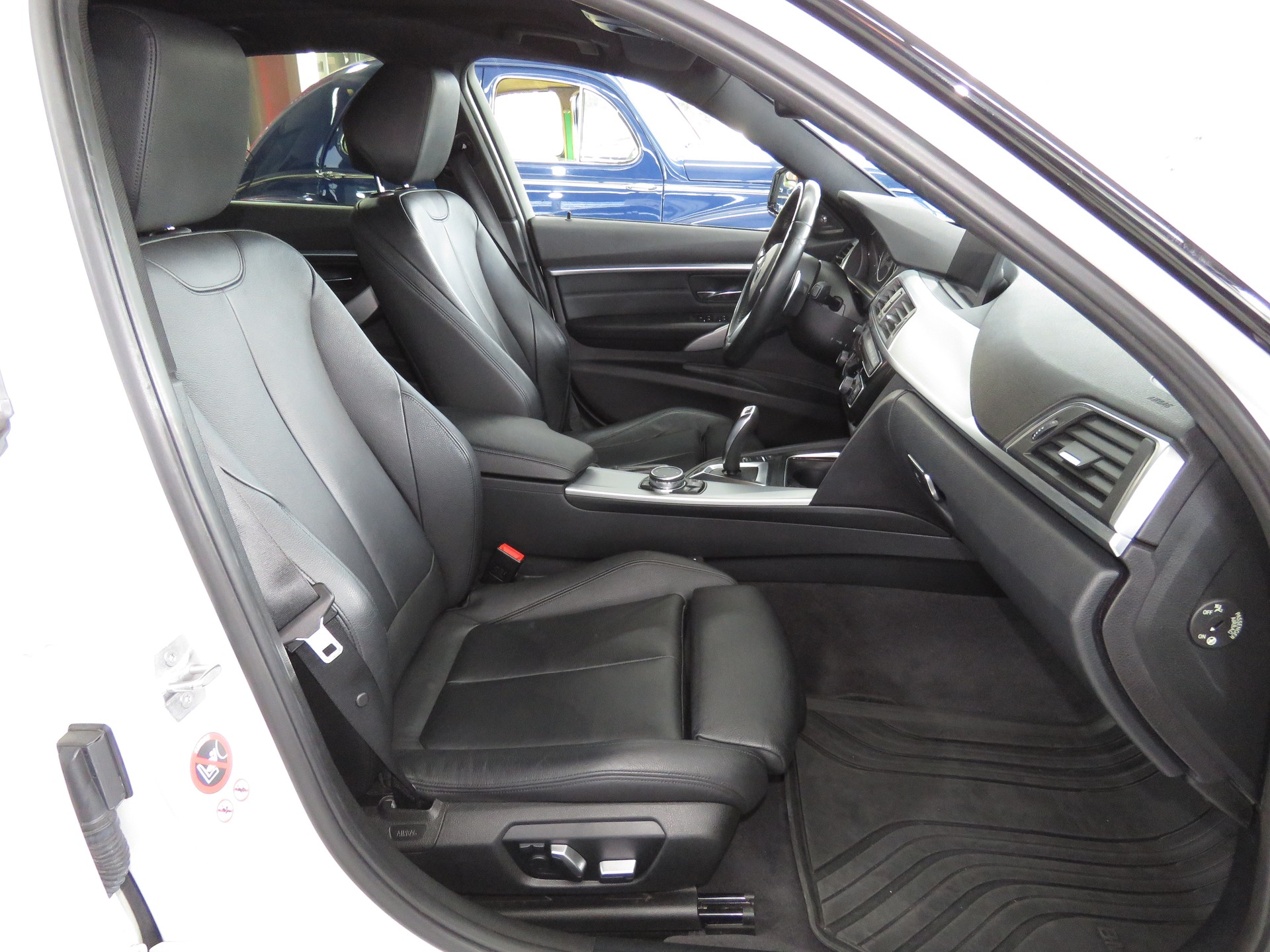 BMW 330e iPerformance M Sport Steptronic-image-10