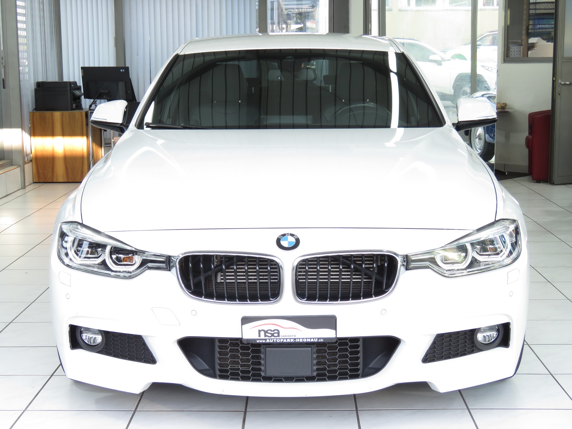 BMW 330e iPerformance M Sport Steptronic-image-1