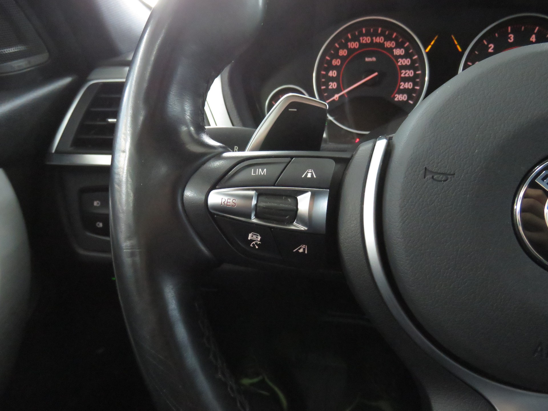 BMW 330e iPerformance M Sport Steptronic-image-16