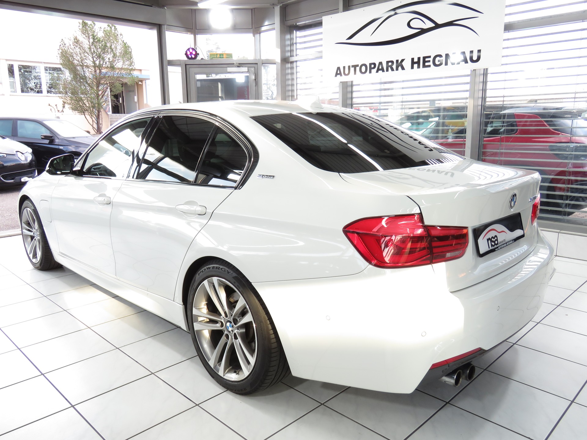 BMW 330e iPerformance M Sport Steptronic-image-5