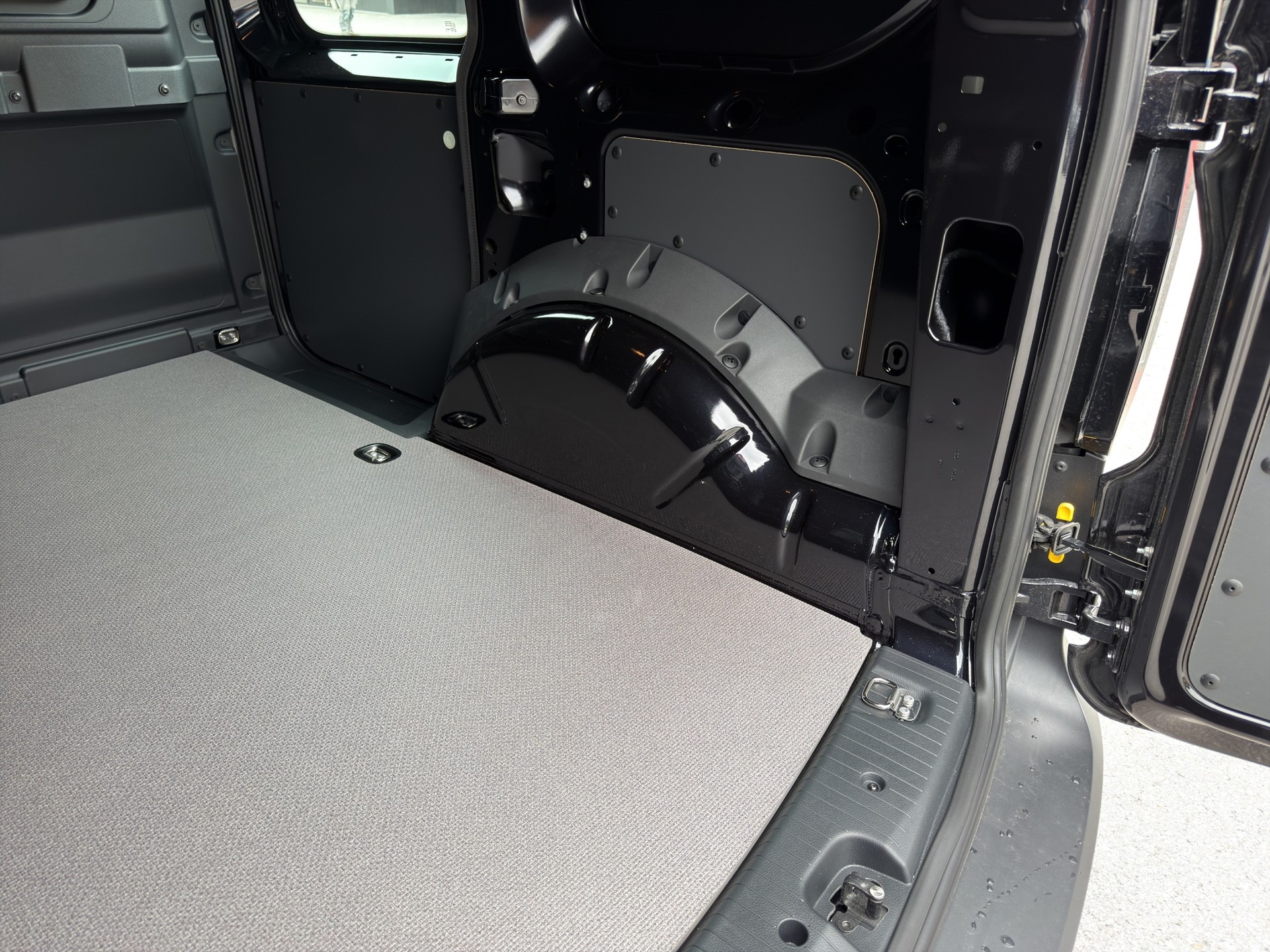 FORD Transit Connect Kasten 2.0 EcoBlue Trend AWD-image-19