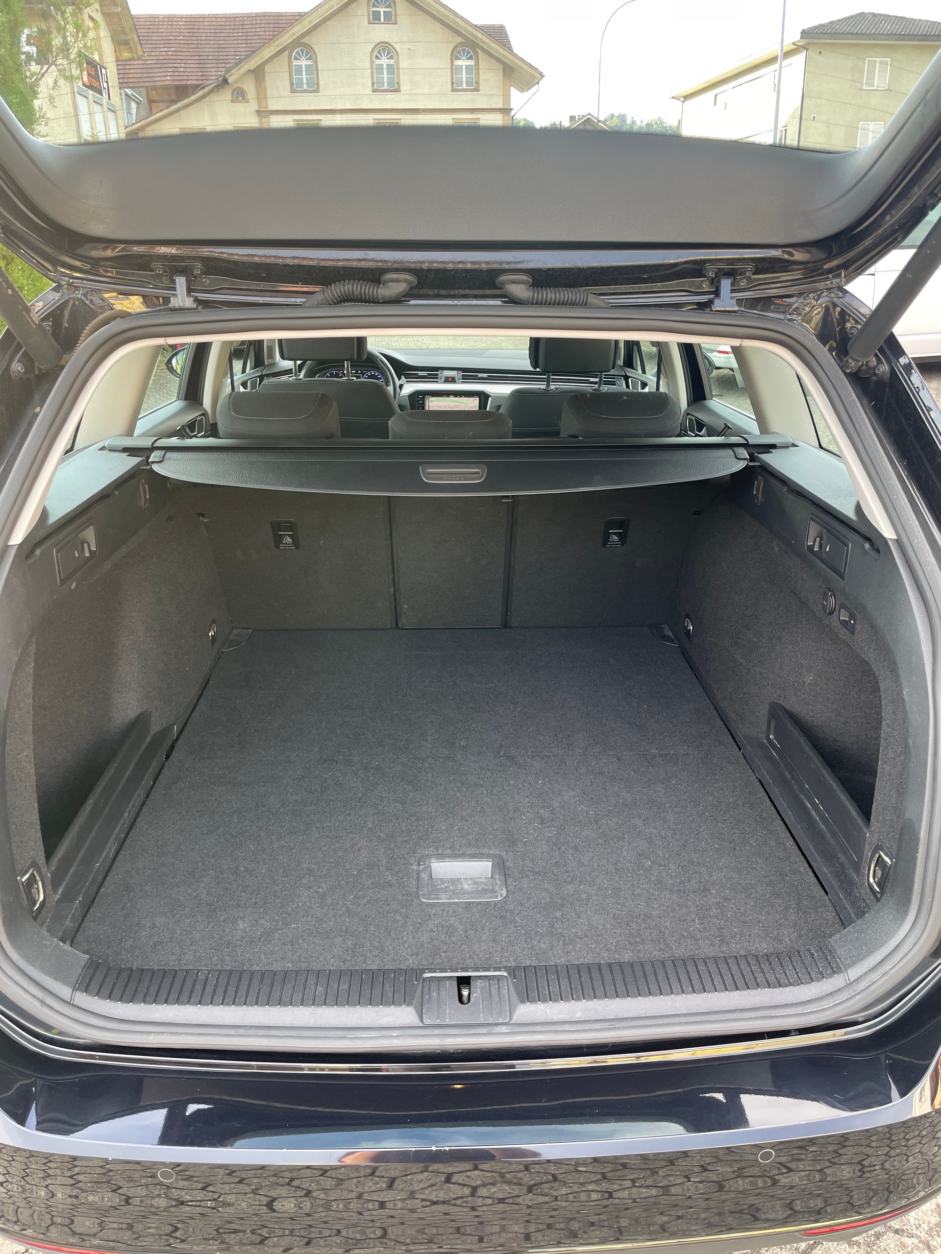 VW Passat 2.0 TDI BMT Business 4Motion DSG-image-12