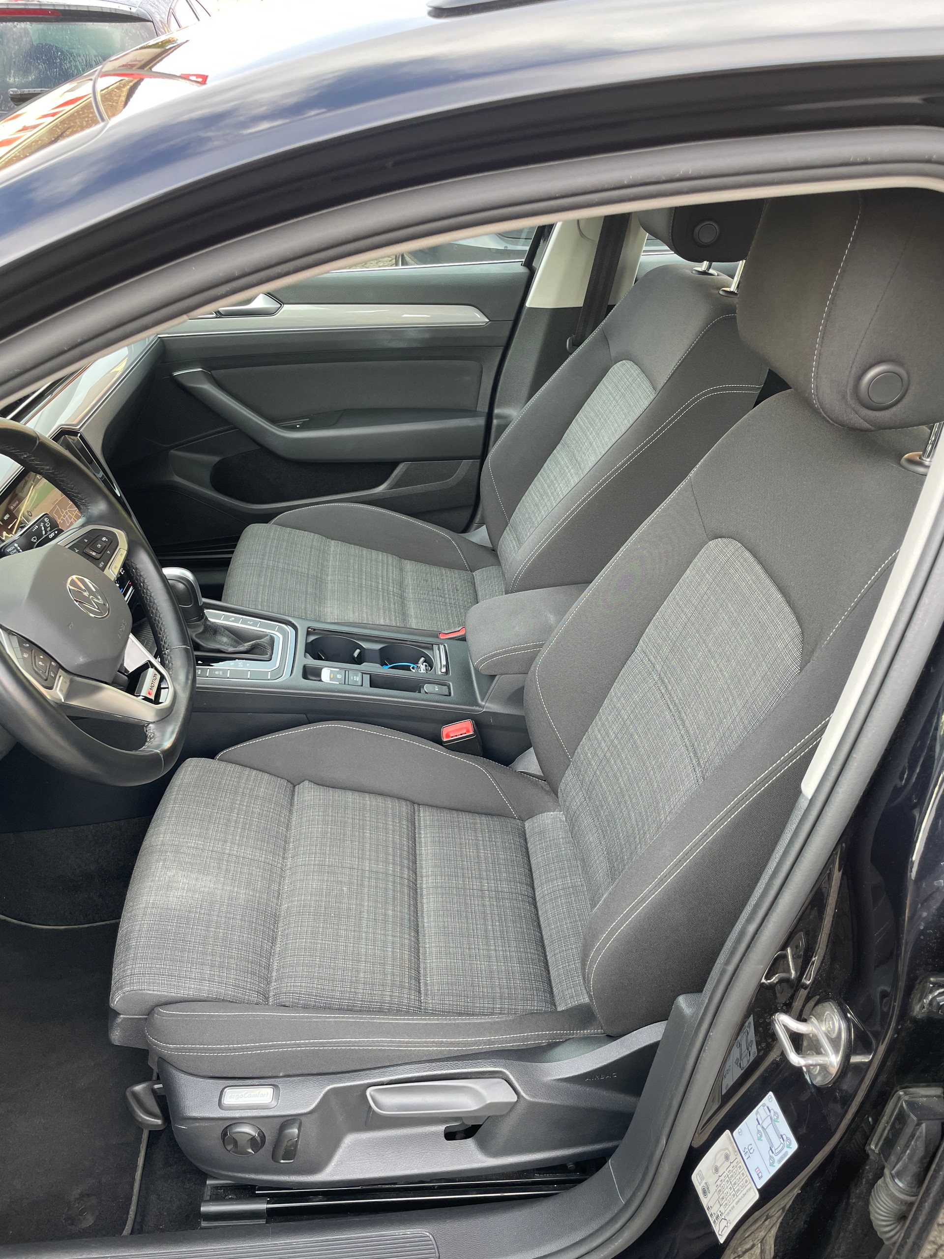 VW Passat 2.0 TDI BMT Business 4Motion DSG-image-7